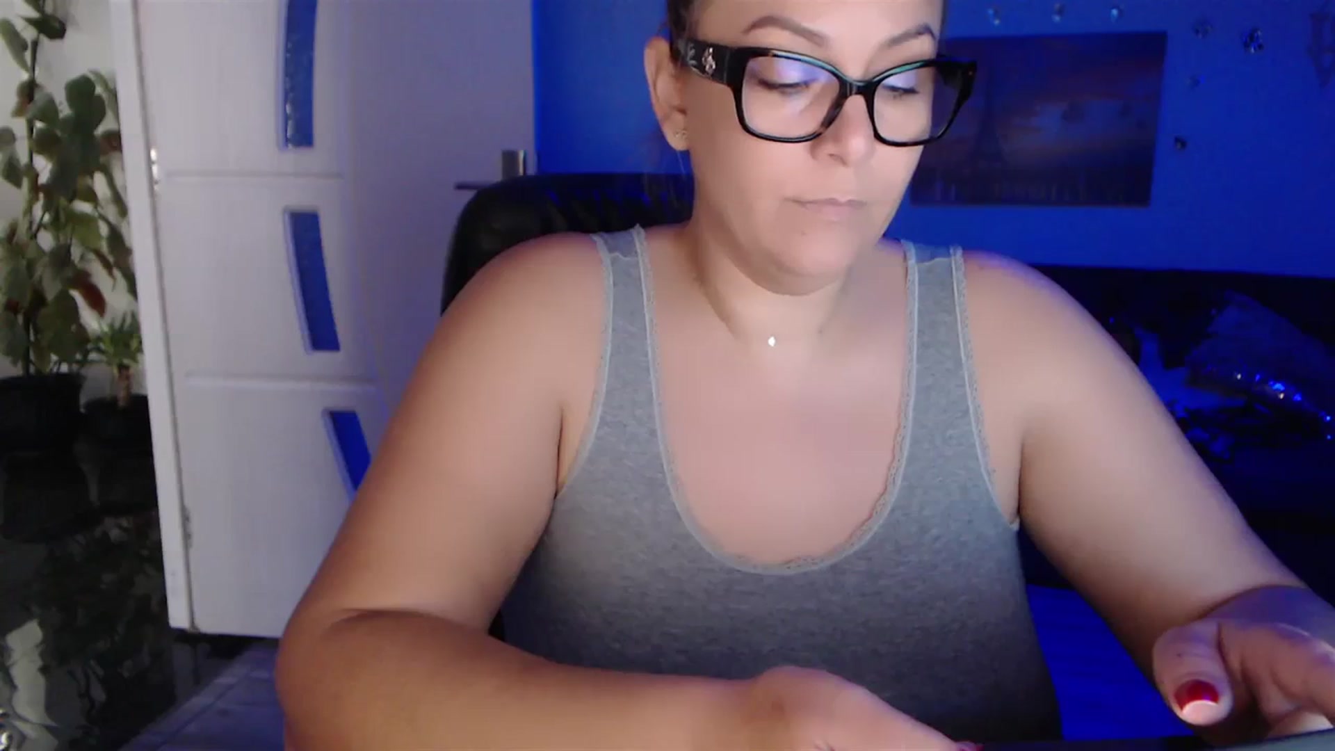 Gallery image thumbnail from A_baby_Boo's myfreecams stream on, 10/10/2023, 11:44 image 16 of 20