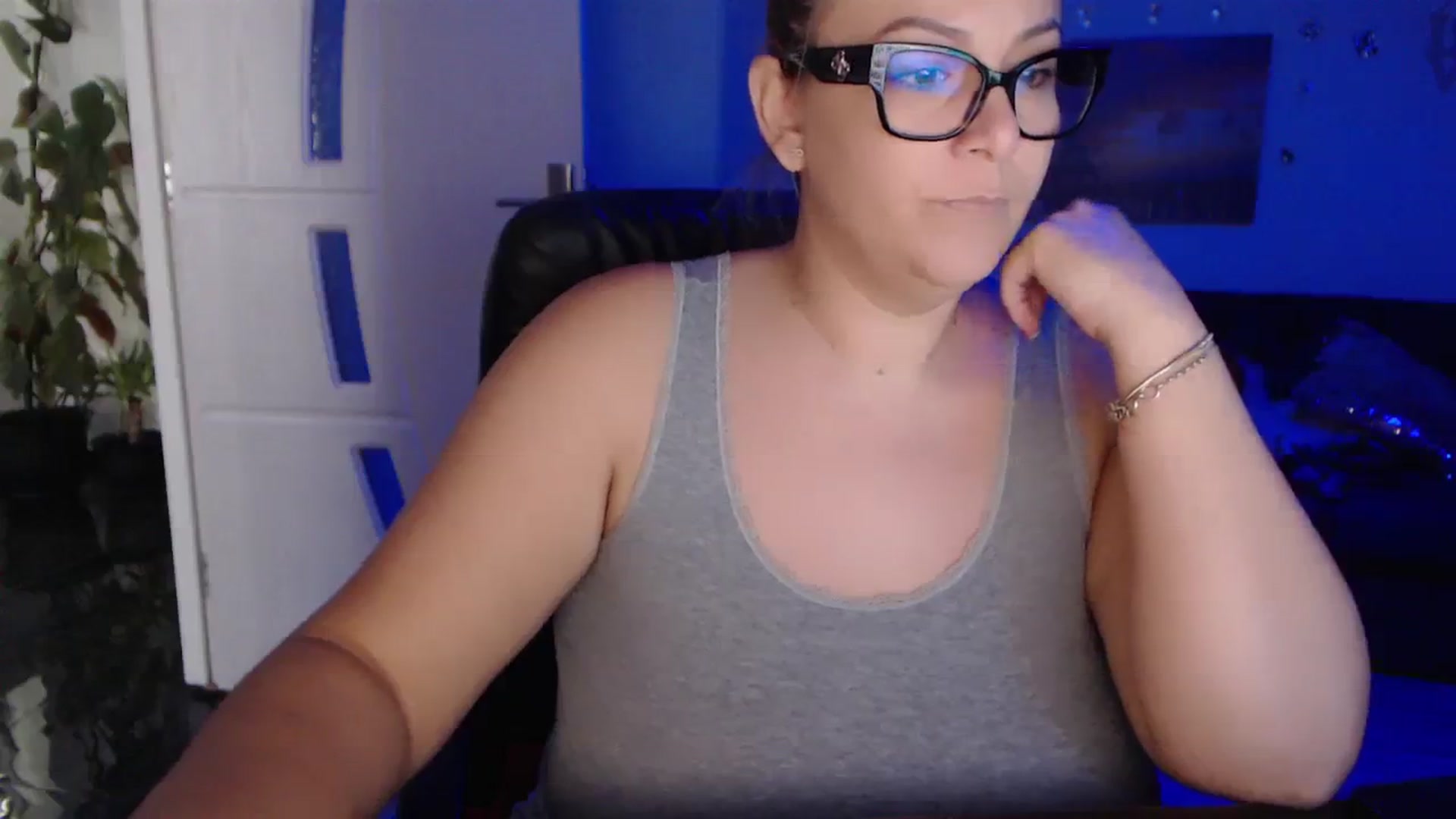 Gallery image thumbnail from A_baby_Boo's myfreecams stream on, 10/10/2023, 11:44 image 20 of 20