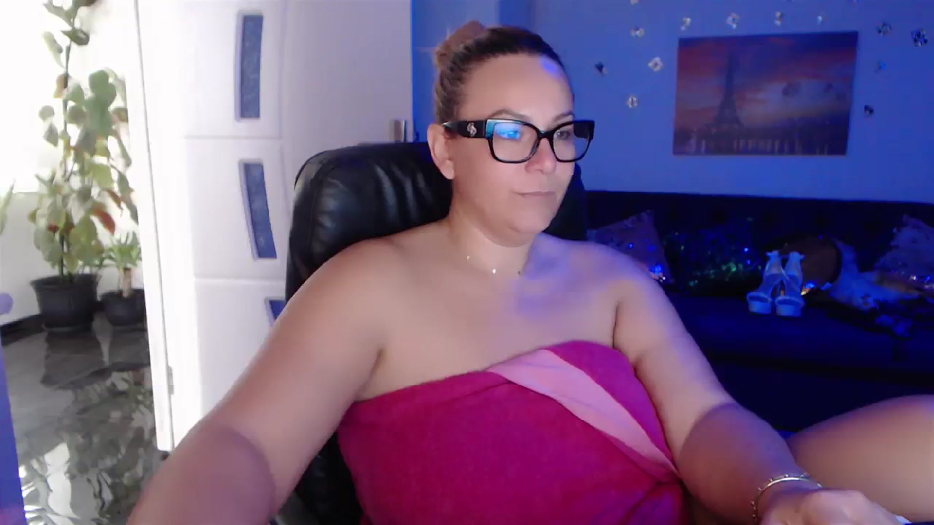 Gallery image thumbnail from A_baby_Boo's myfreecams stream on, 10/11/2023, 10:36 image 10 of 20
