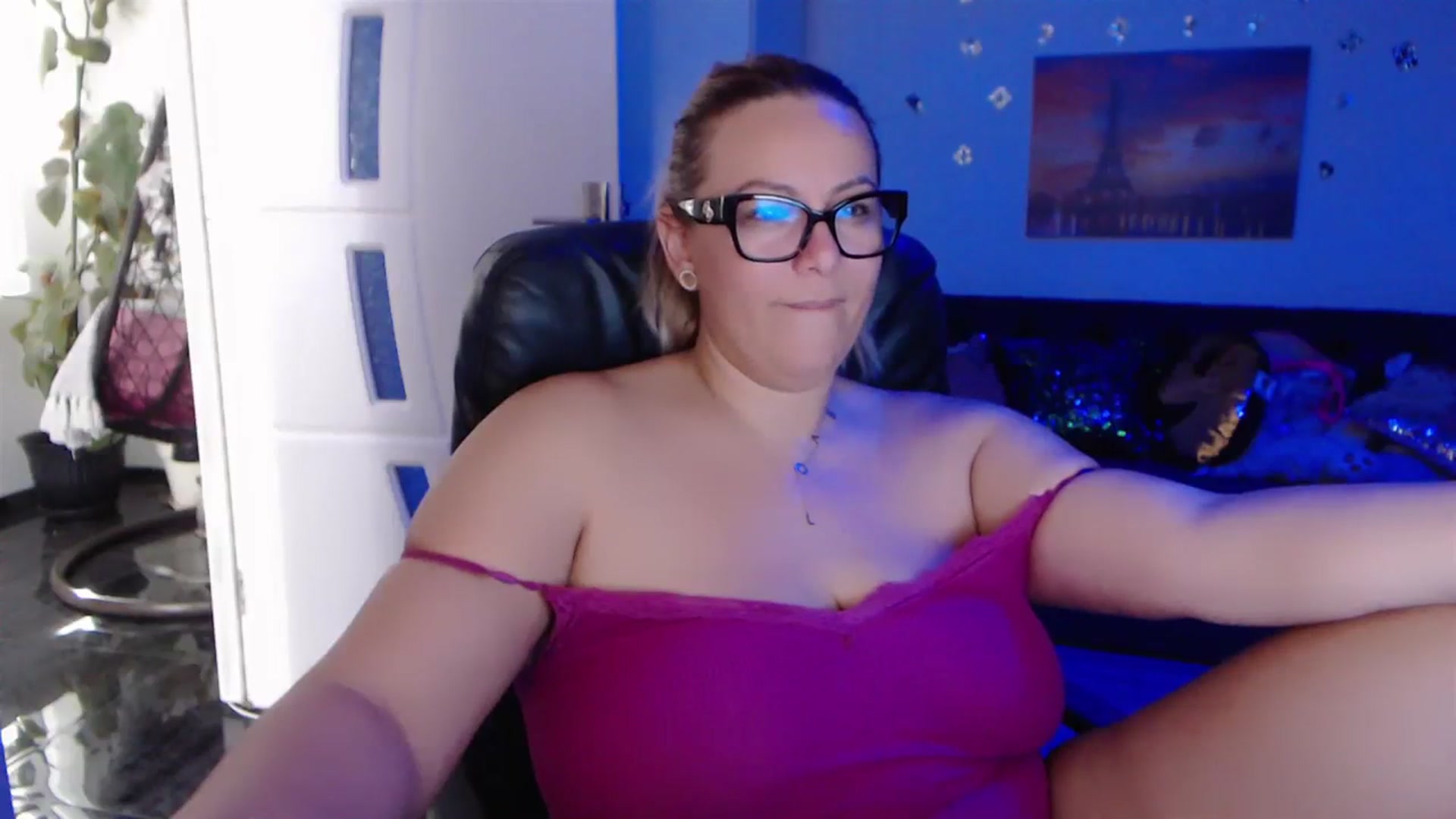 Gallery image thumbnail from A_baby_Boo's myfreecams stream on, 10/29/2023, 09:29 image 8 of 20