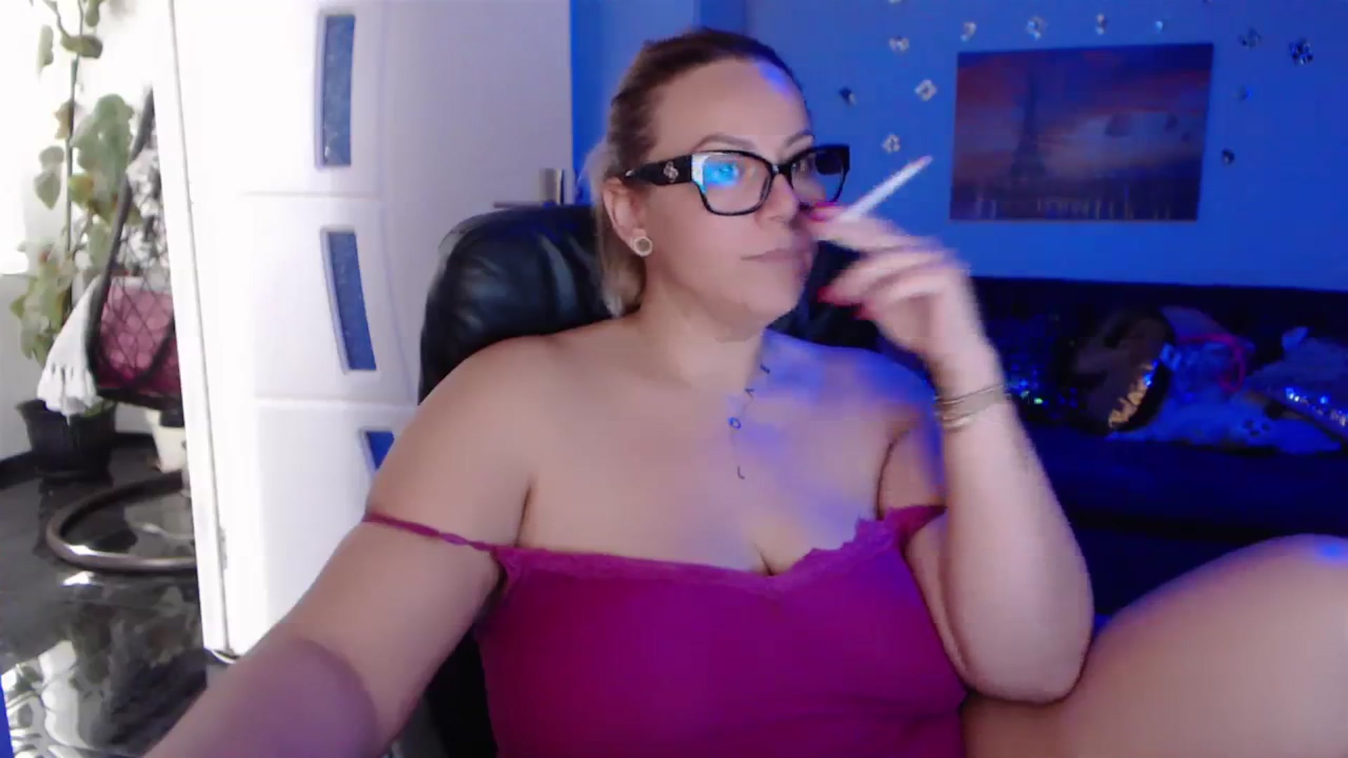Gallery image thumbnail from A_baby_Boo's myfreecams stream on, 10/29/2023, 09:29 image 6 of 20
