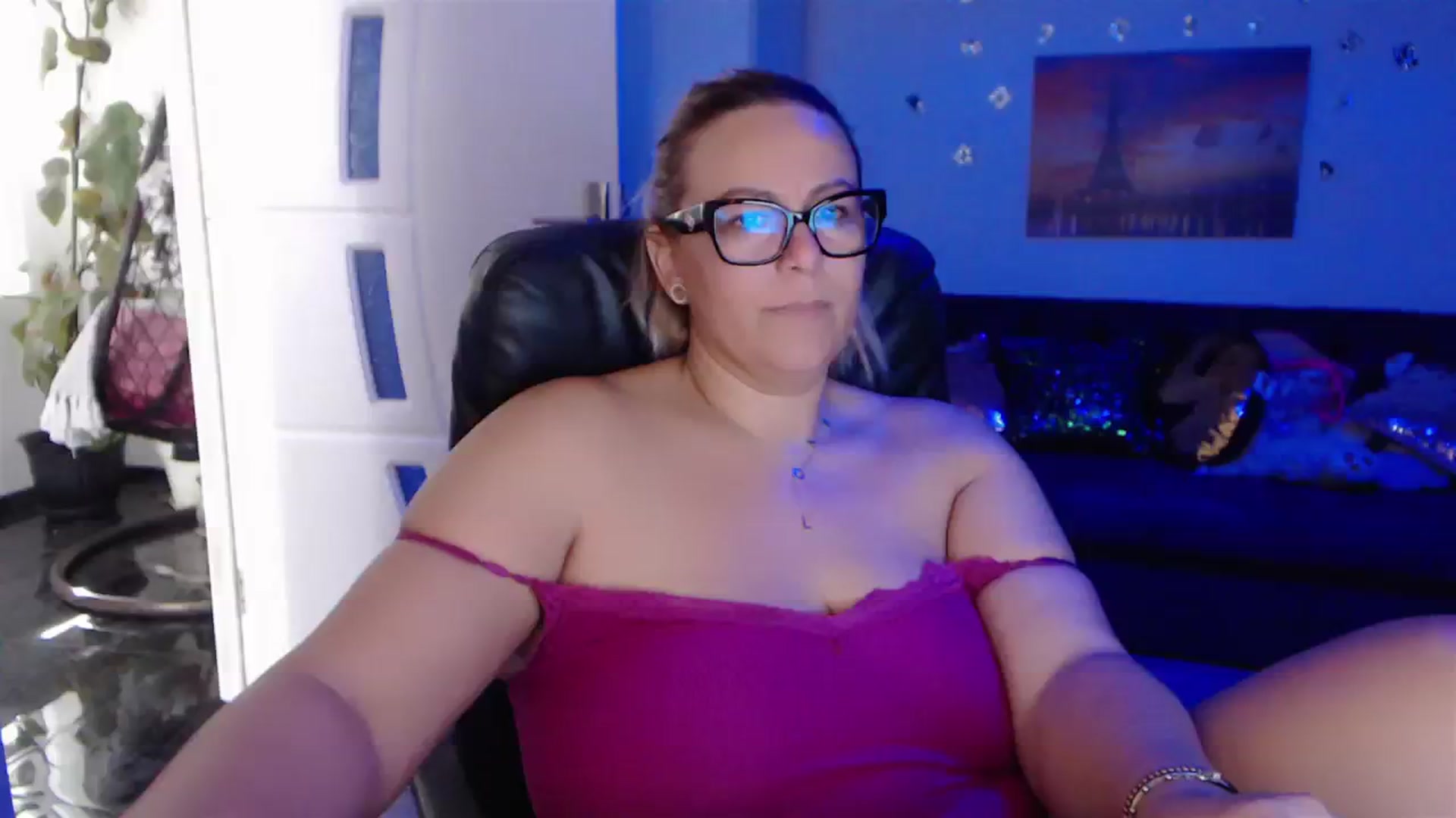 Gallery image thumbnail from A_baby_Boo's myfreecams stream on, 10/29/2023, 09:29 image 11 of 20