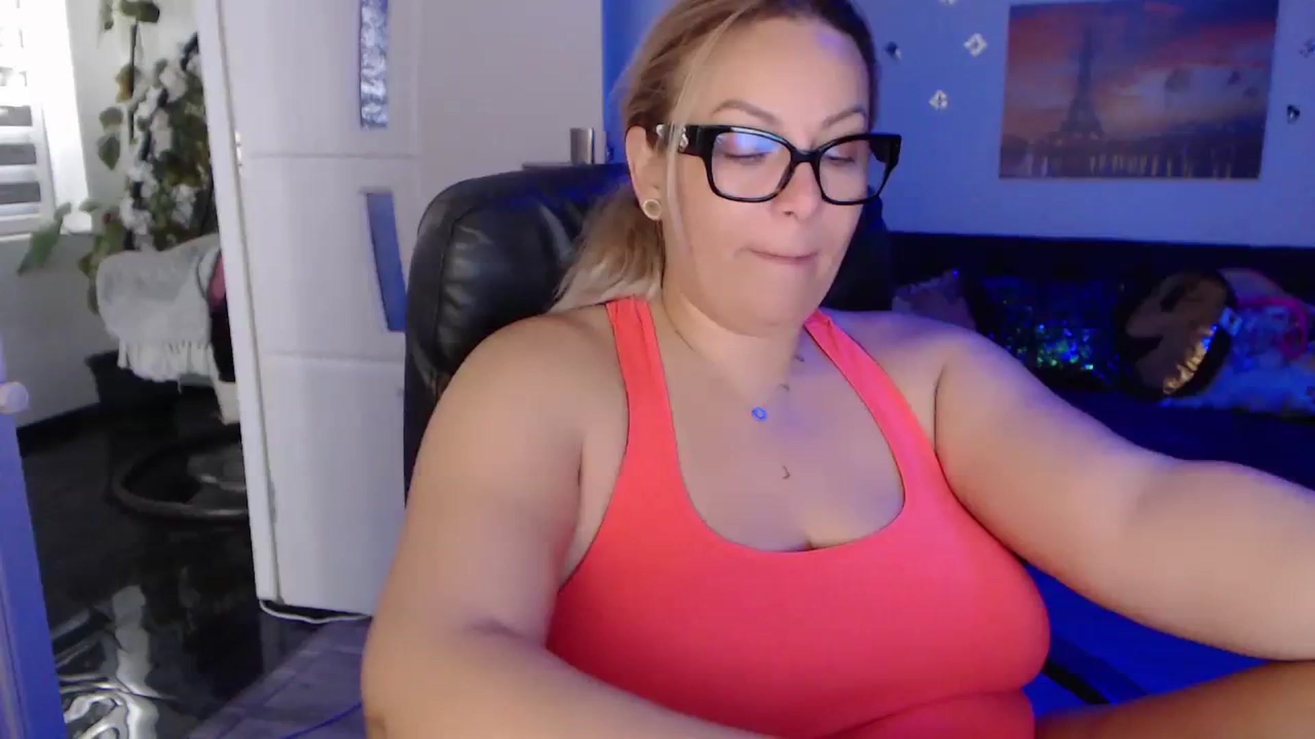 Gallery image thumbnail from A_baby_Boo's myfreecams stream on, 10/31/2023, 07:42 image 9 of 20