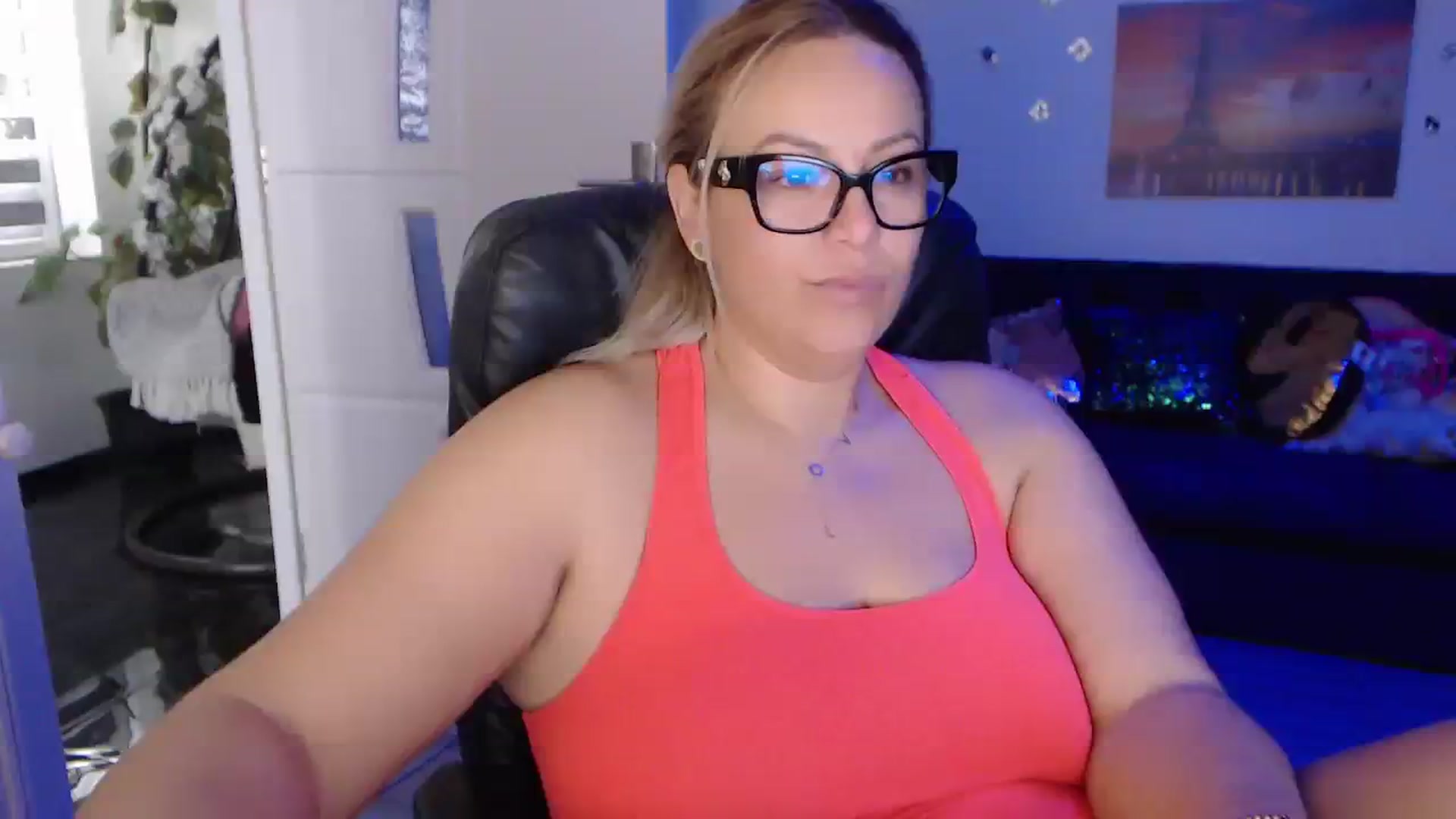 Gallery image thumbnail from A_baby_Boo's myfreecams stream on, 10/31/2023, 07:42 image 16 of 20