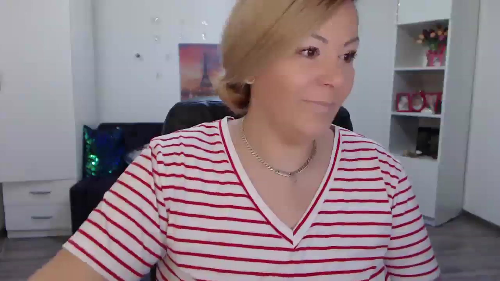 Gallery image thumbnail from A_baby_Boo's myfreecams stream on, 11/20/2023, 13:37 image 11 of 20
