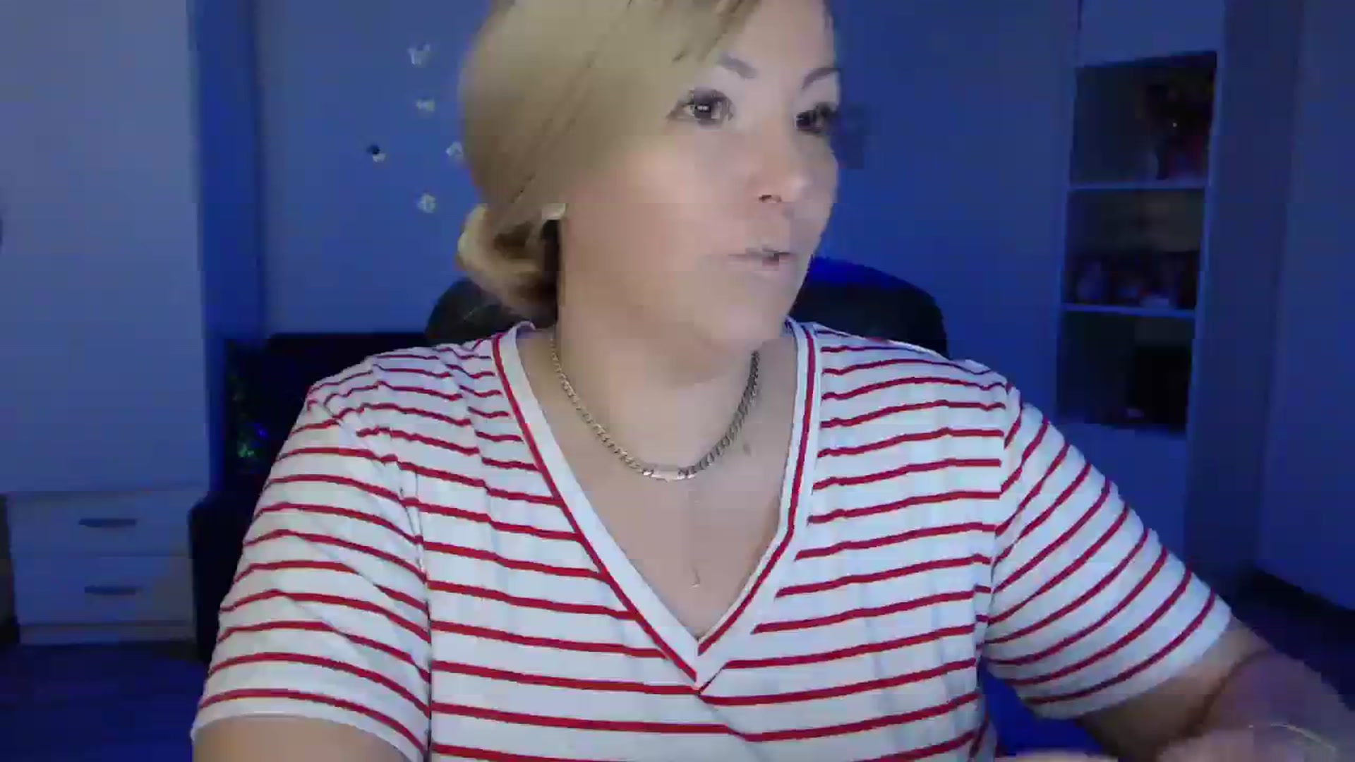 Gallery image thumbnail from A_baby_Boo's myfreecams stream on, 11/20/2023, 13:37 image 14 of 20