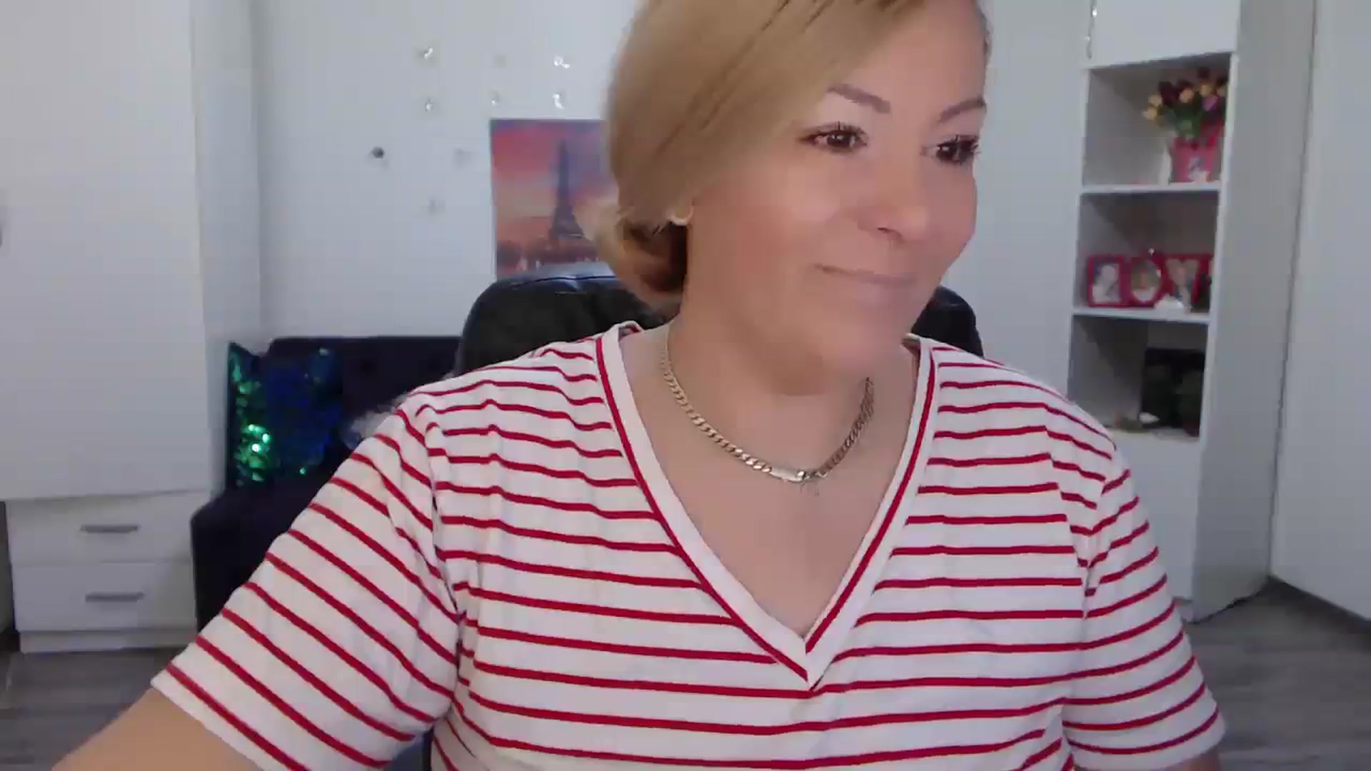 Gallery image thumbnail from A_baby_Boo's myfreecams stream on, 11/20/2023, 13:37 image 9 of 20