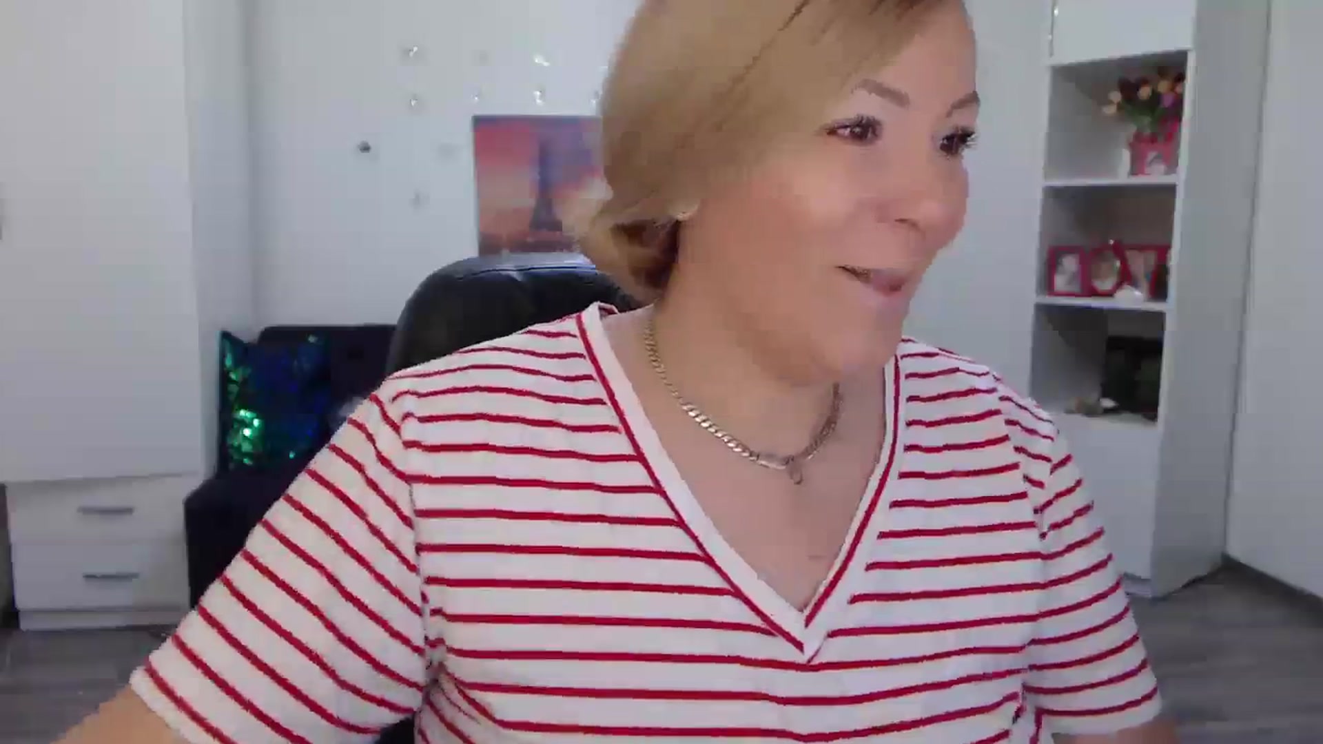 Gallery image thumbnail from A_baby_Boo's myfreecams stream on, 11/20/2023, 13:37 image 10 of 20