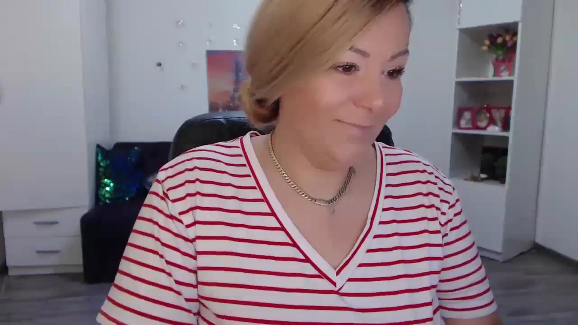 Gallery image thumbnail from A_baby_Boo's myfreecams stream on, 11/20/2023, 13:37 image 19 of 20