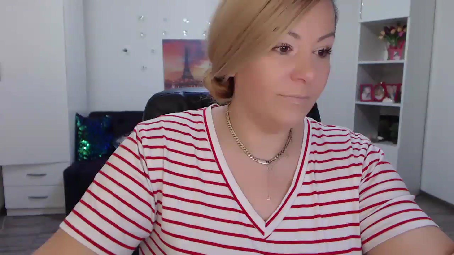 Gallery image thumbnail from A_baby_Boo's myfreecams stream on, 11/20/2023, 13:37 image 15 of 20