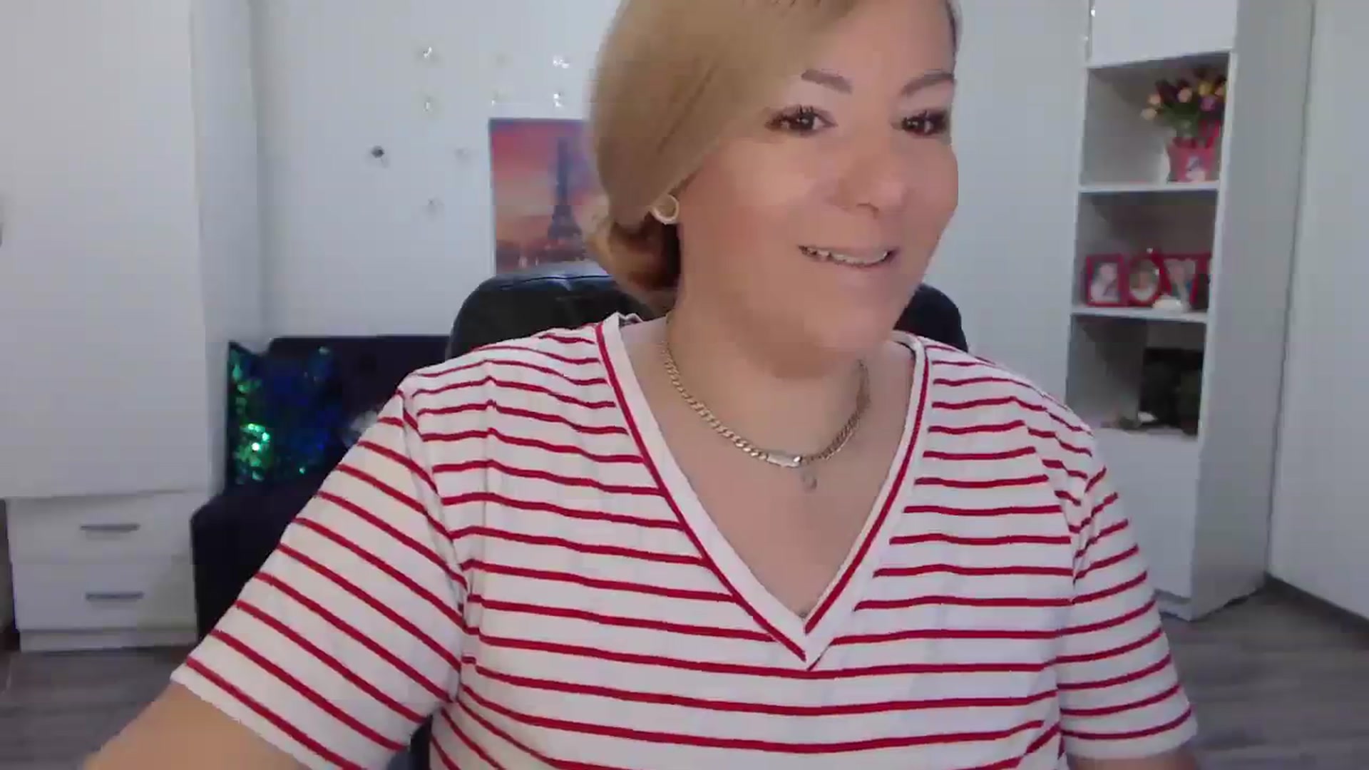 Gallery image thumbnail from A_baby_Boo's myfreecams stream on, 11/20/2023, 13:37 image 7 of 20