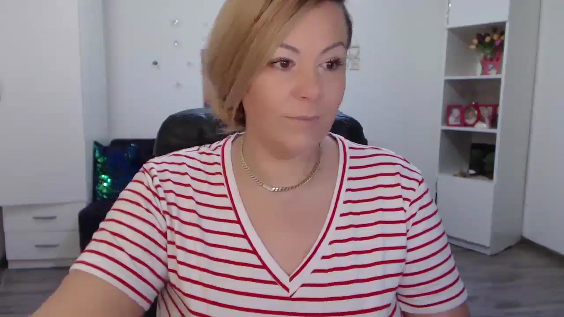 Gallery image thumbnail from A_baby_Boo's myfreecams stream on, 11/20/2023, 14:39 image 18 of 20