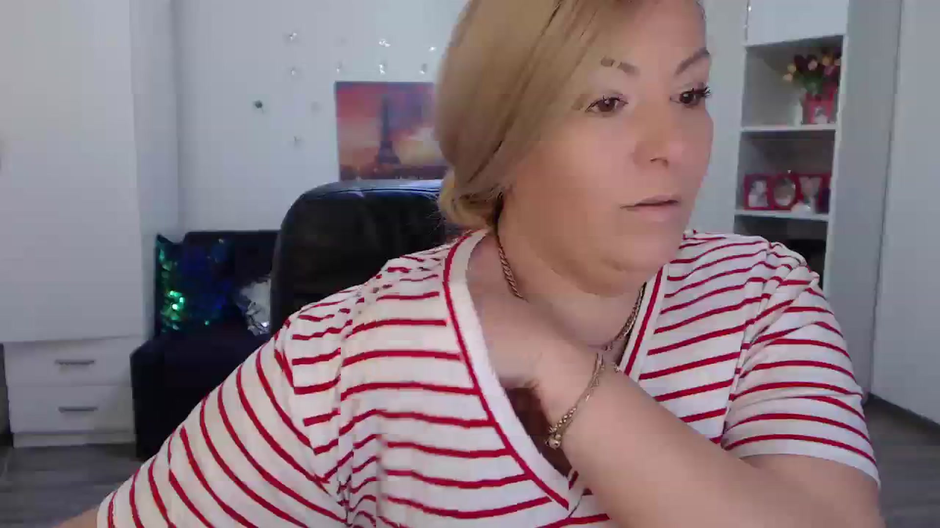 Gallery image thumbnail from A_baby_Boo's myfreecams stream on, 11/20/2023, 14:39 image 3 of 20