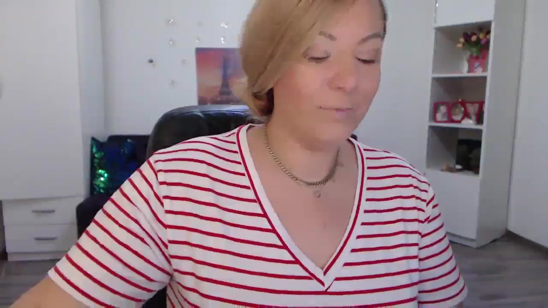 Gallery image thumbnail from A_baby_Boo's myfreecams stream on, 11/20/2023, 14:39 image 6 of 20