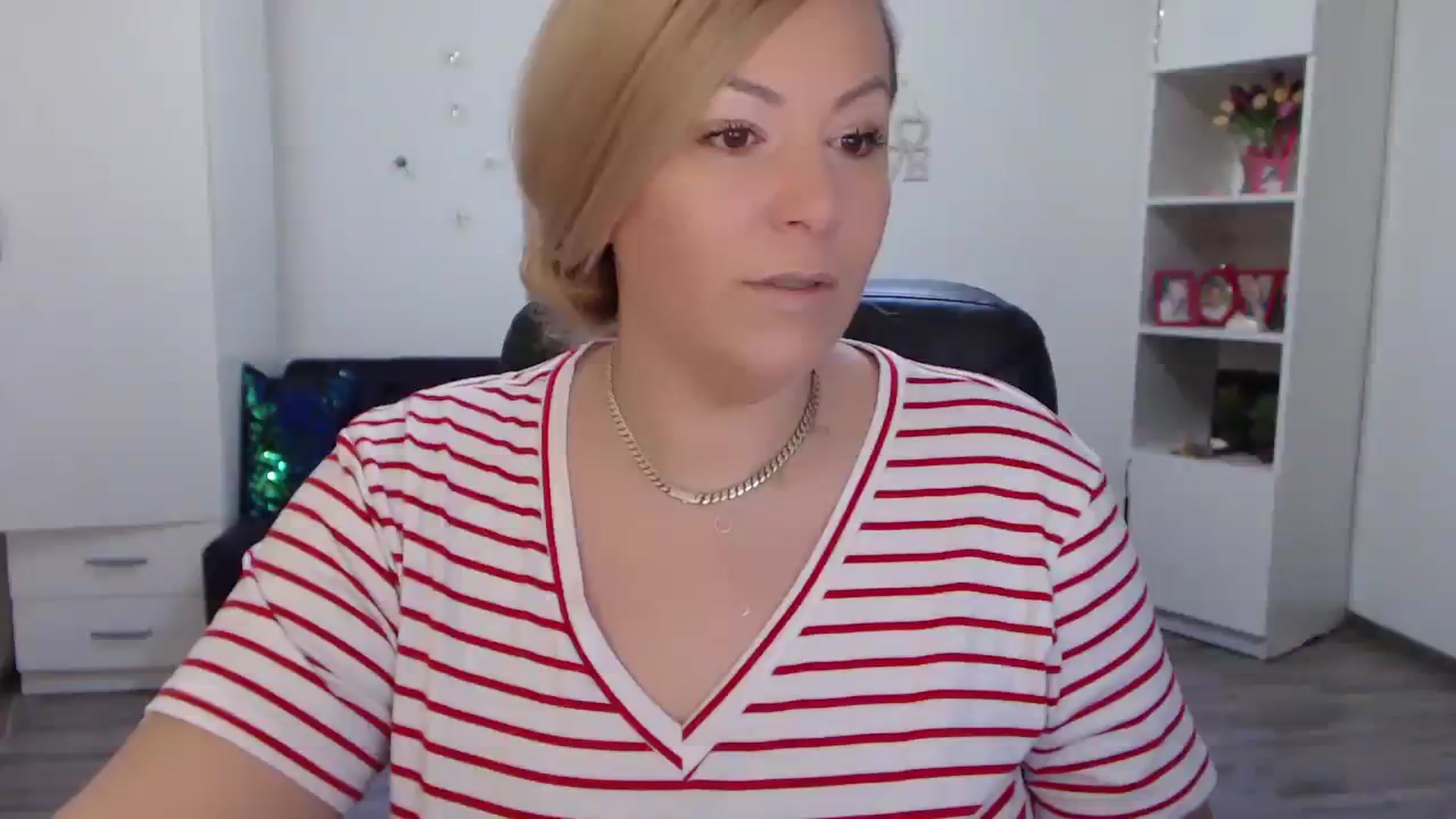 Gallery image thumbnail from A_baby_Boo's myfreecams stream on, 11/20/2023, 14:39 image 7 of 20