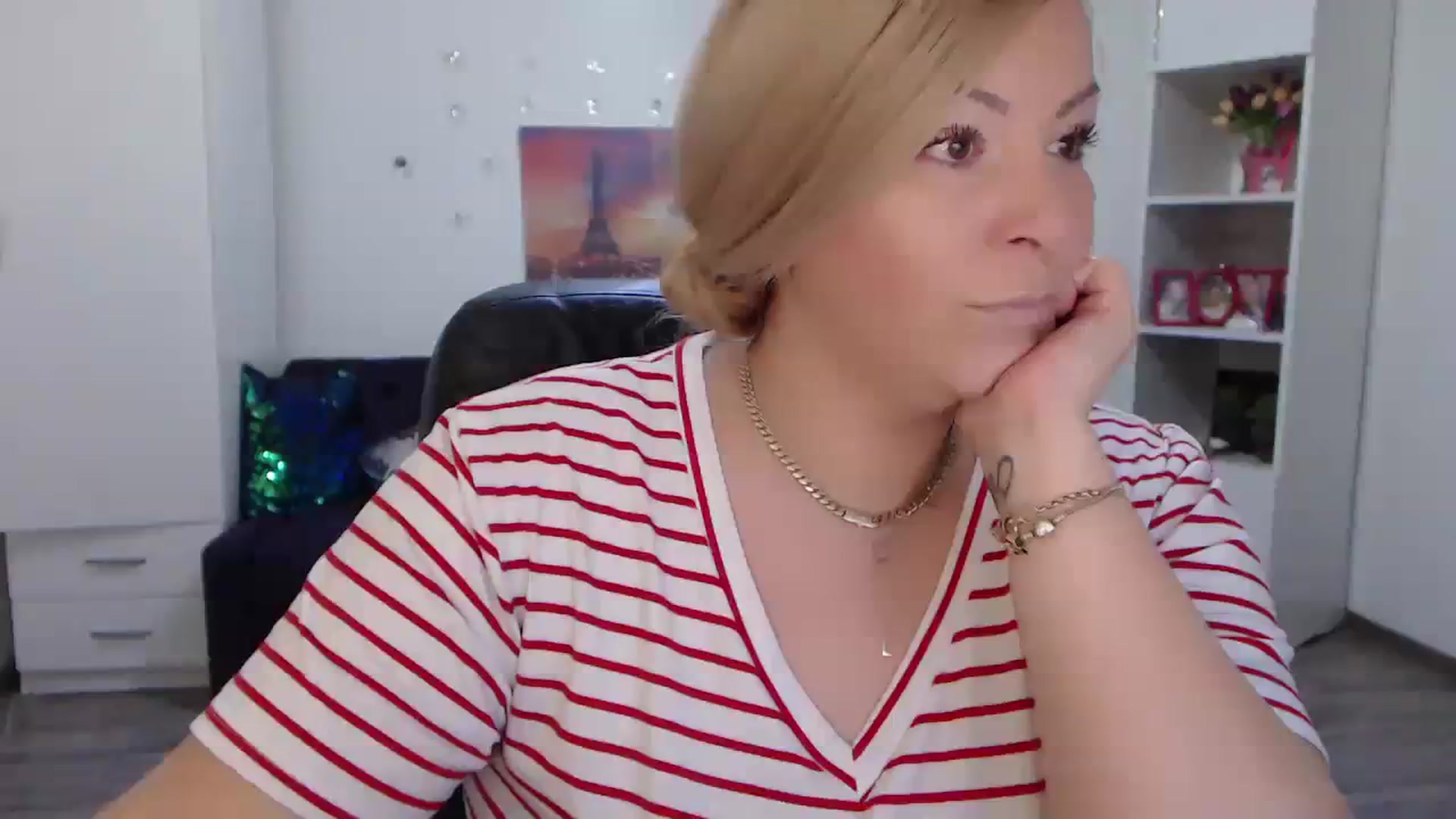 Gallery image thumbnail from A_baby_Boo's myfreecams stream on, 11/20/2023, 14:39 image 2 of 20