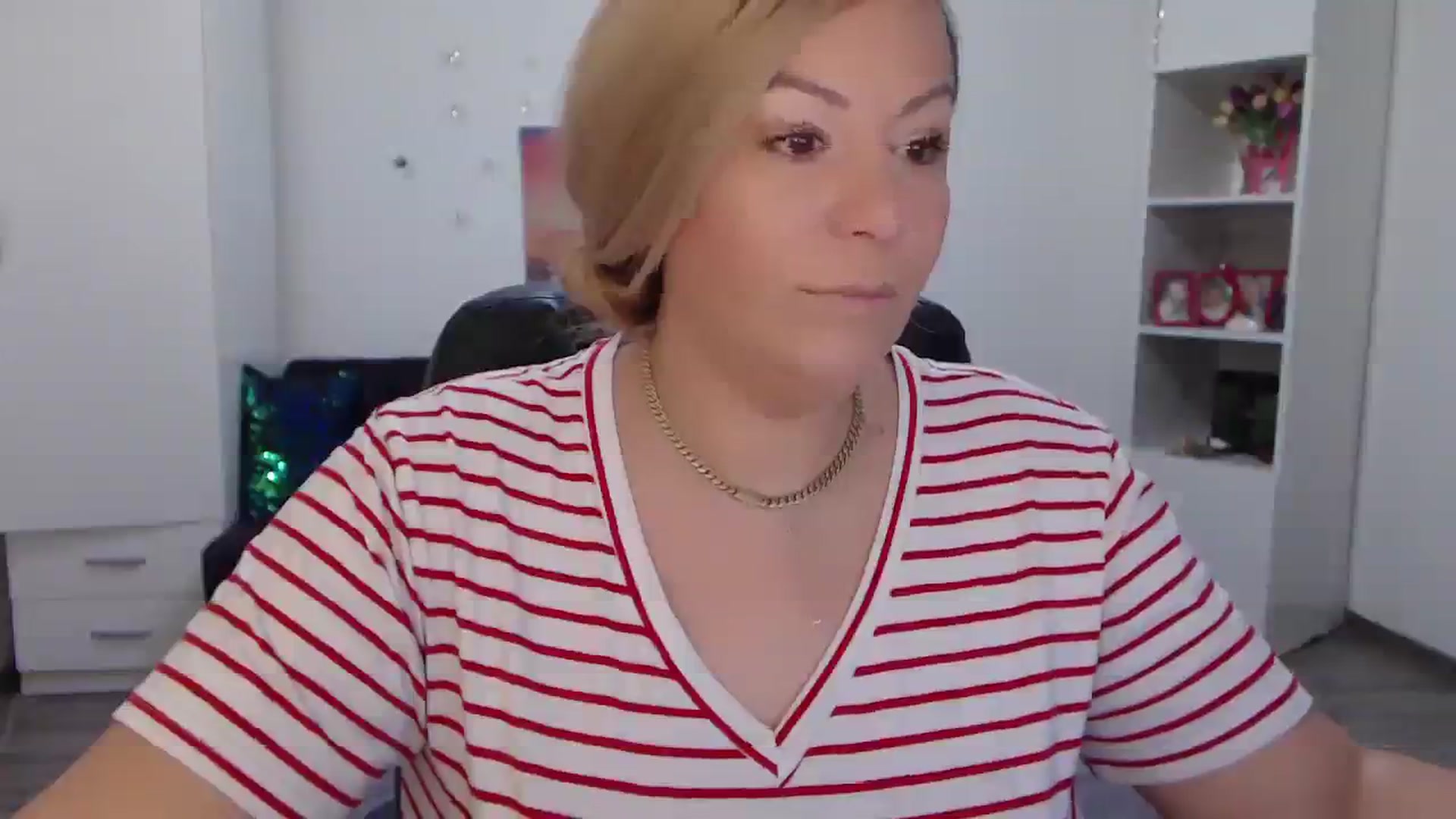 Gallery image thumbnail from A_baby_Boo's myfreecams stream on, 11/20/2023, 14:39 image 9 of 20