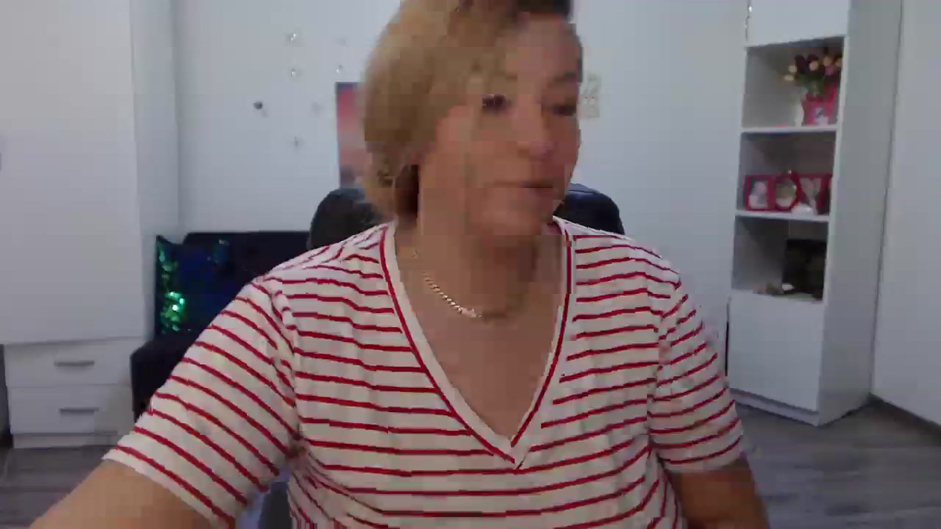 Gallery image thumbnail from A_baby_Boo's myfreecams stream on, 11/20/2023, 14:39 image 17 of 20