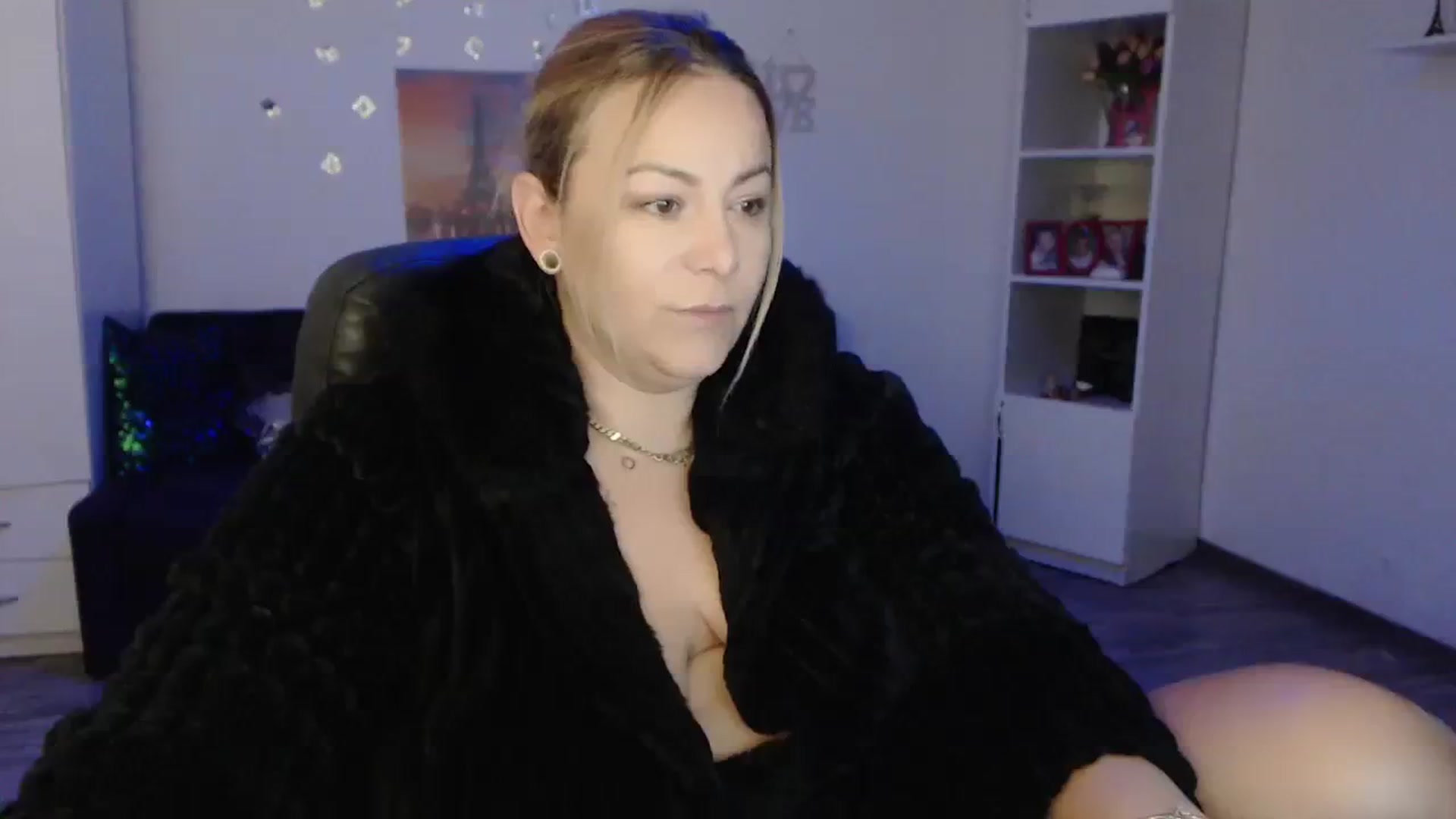 Gallery image thumbnail from A_baby_Boo's myfreecams stream on, 11/22/2023, 15:02 image 5 of 20