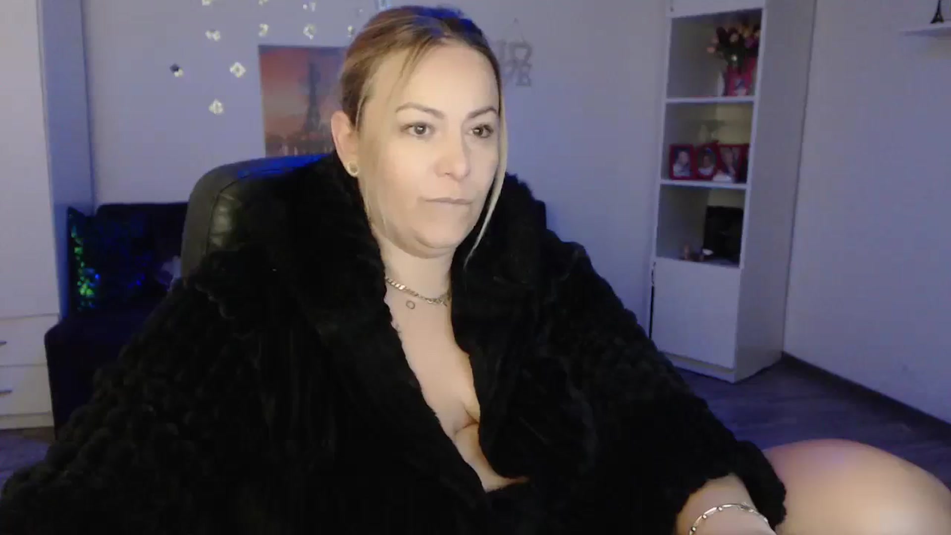 Gallery image thumbnail from A_baby_Boo's myfreecams stream on, 11/22/2023, 15:02 image 2 of 20