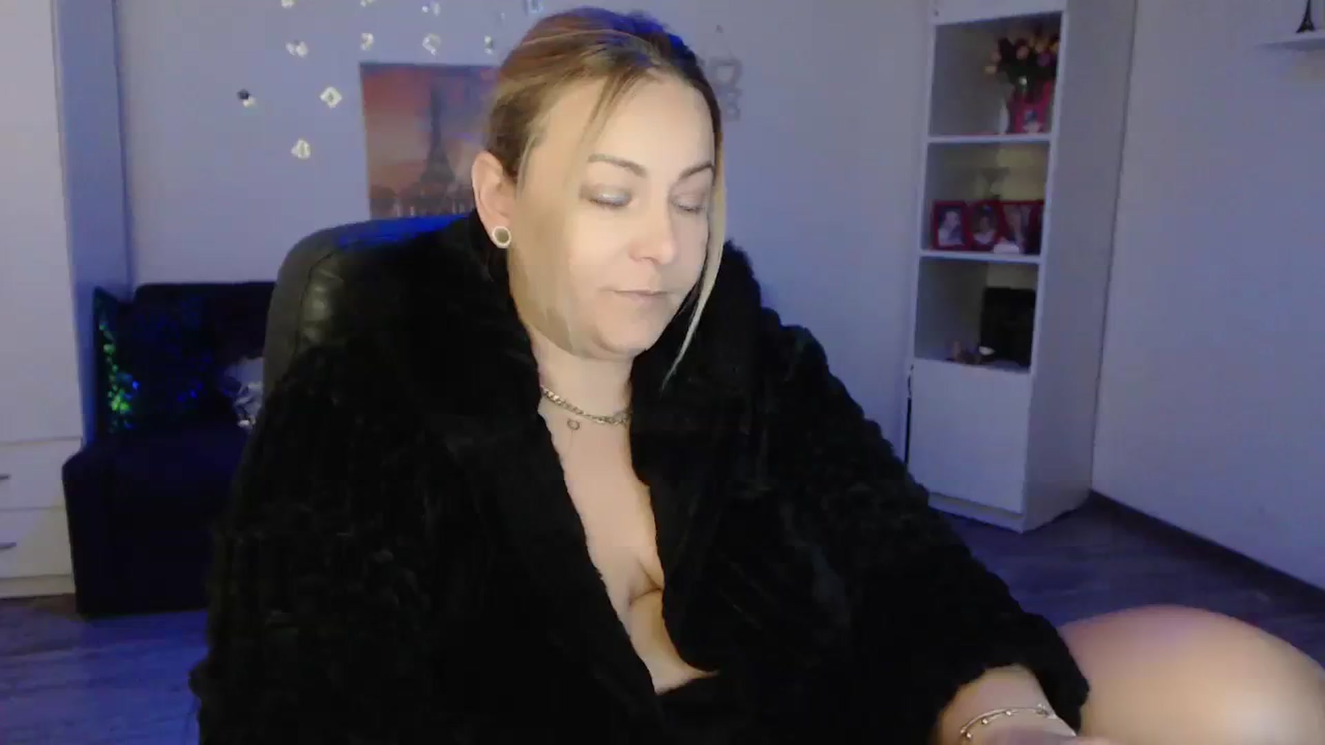 Gallery image thumbnail from A_baby_Boo's myfreecams stream on, 11/22/2023, 15:02 image 6 of 20