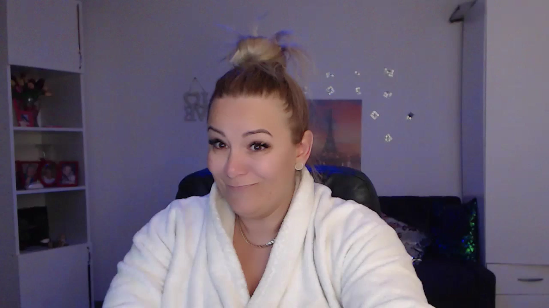 Gallery image thumbnail from A_baby_Boo's myfreecams stream on, 12/02/2023, 16:10 image 1 of 20