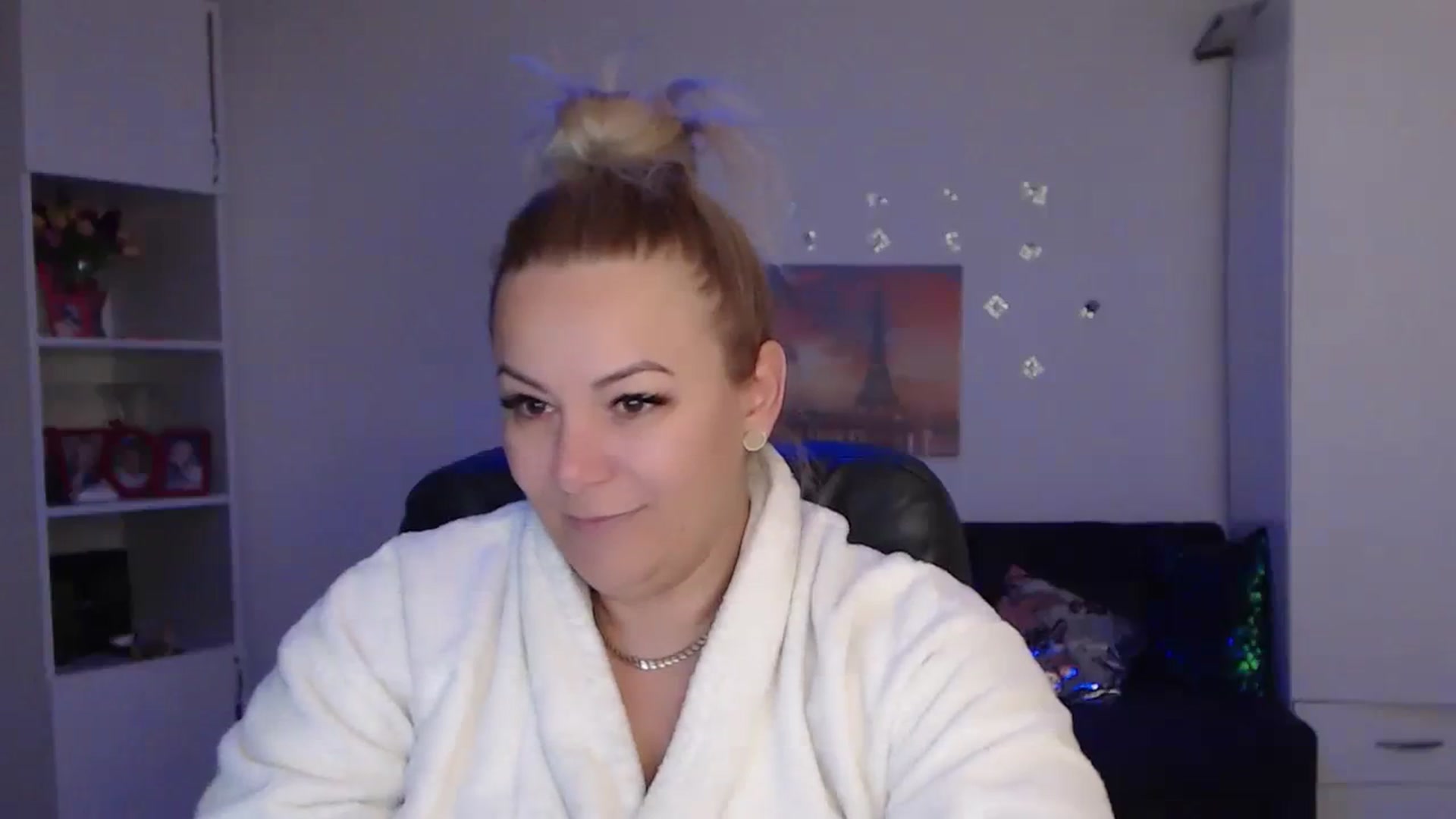 Gallery image thumbnail from A_baby_Boo's myfreecams stream on, 12/02/2023, 16:10 image 9 of 20
