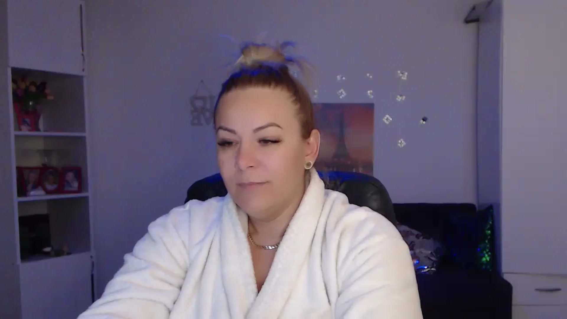 Gallery image thumbnail from A_baby_Boo's myfreecams stream on, 12/02/2023, 16:10 image 4 of 20