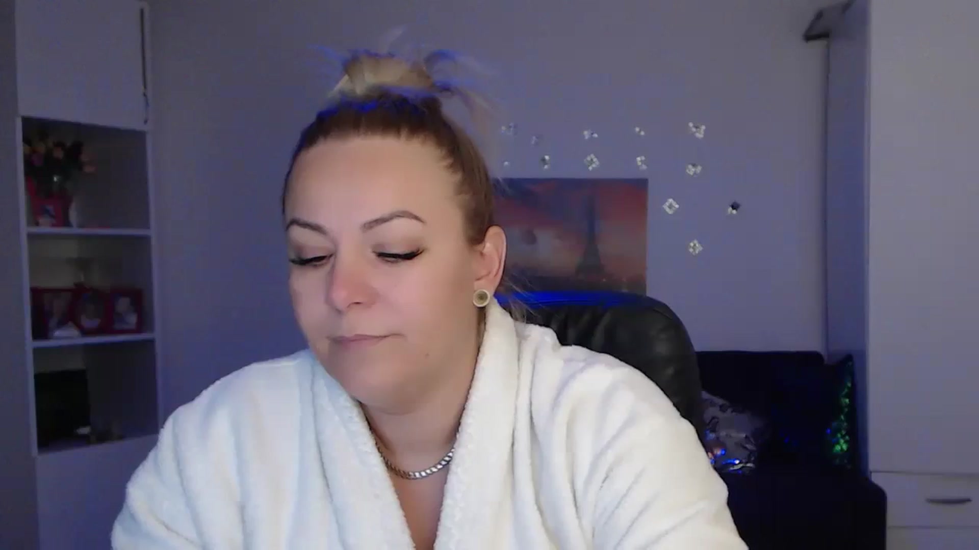 Gallery image thumbnail from A_baby_Boo's myfreecams stream on, 12/02/2023, 16:10 image 15 of 20