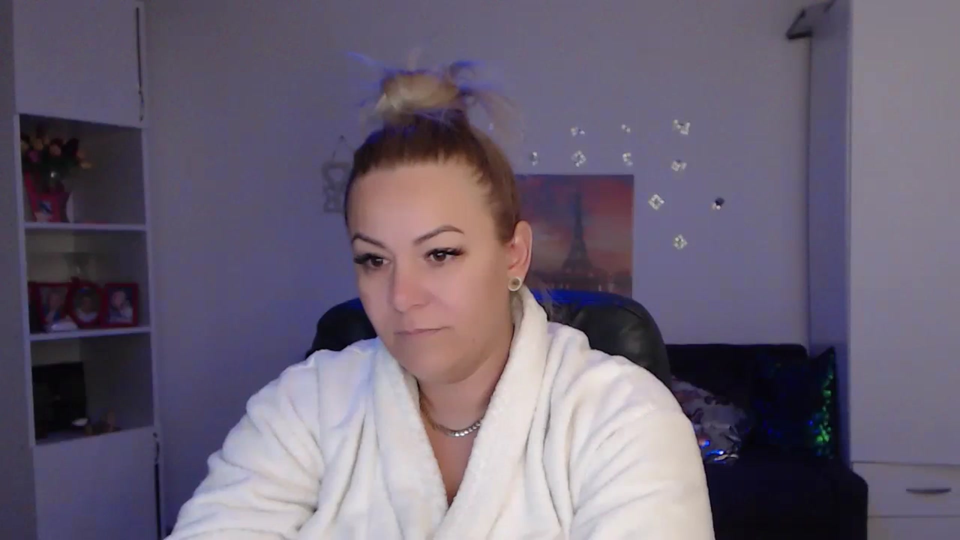 Gallery image thumbnail from A_baby_Boo's myfreecams stream on, 12/02/2023, 16:10 image 6 of 20