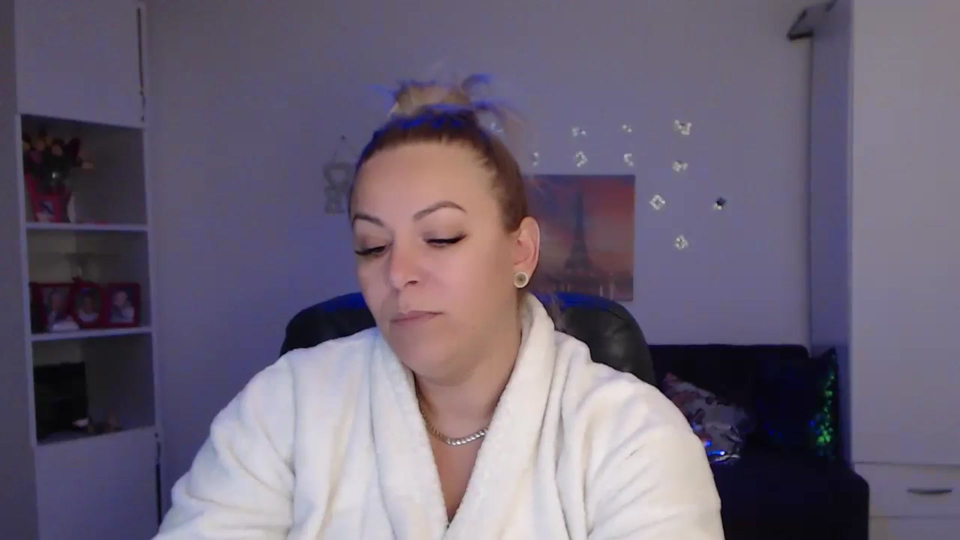 Gallery image thumbnail from A_baby_Boo's myfreecams stream on, 12/02/2023, 16:10 image 12 of 20