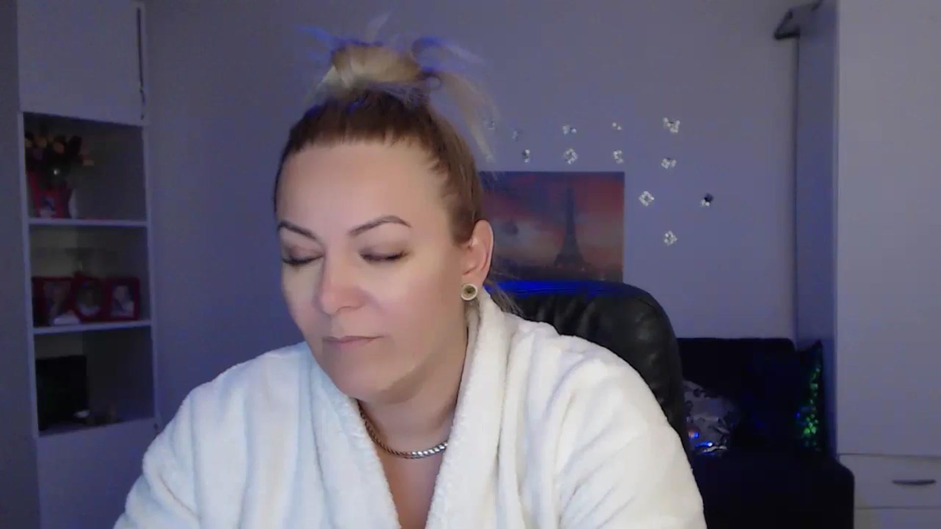 Gallery image thumbnail from A_baby_Boo's myfreecams stream on, 12/02/2023, 16:10 image 18 of 20