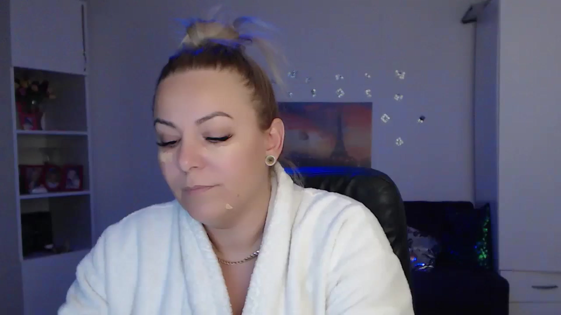 Gallery image thumbnail from A_baby_Boo's myfreecams stream on, 12/02/2023, 16:10 image 16 of 20