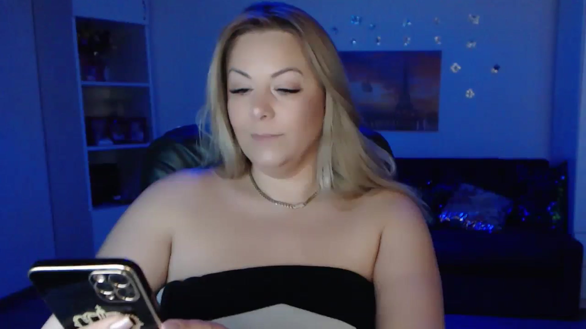 Gallery image thumbnail from A_baby_Boo's myfreecams stream on, 12/03/2023, 12:52 image 6 of 20