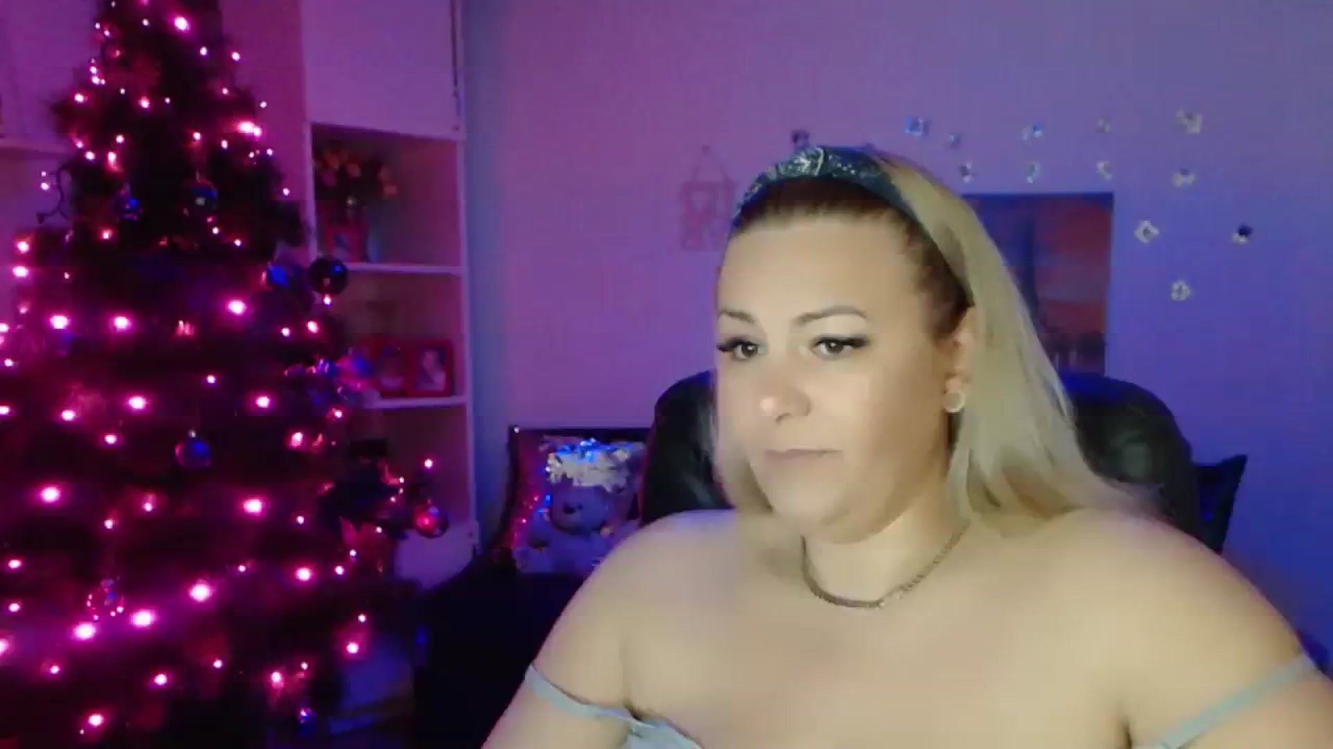 Gallery image thumbnail from A_baby_Boo's myfreecams stream on, 12/06/2023, 12:11 image 3 of 20
