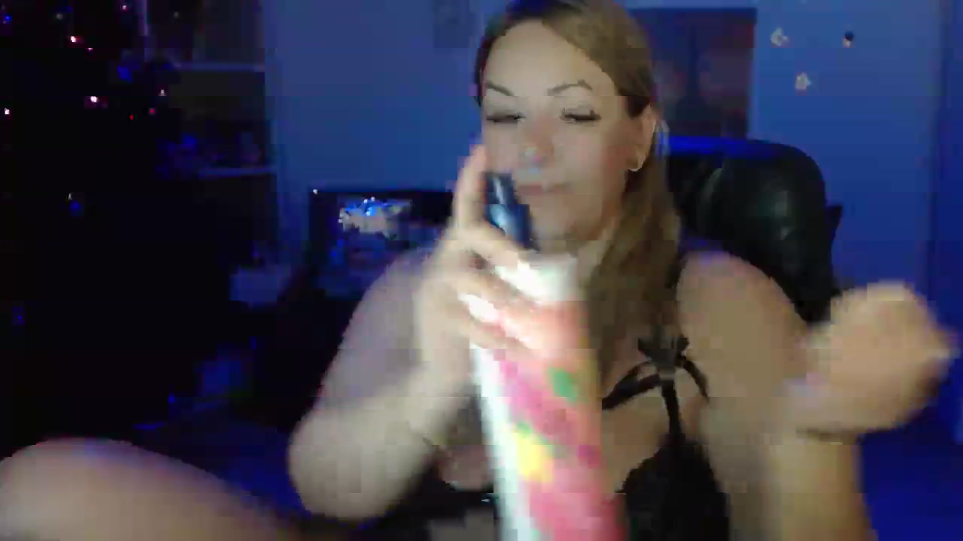 Gallery image thumbnail from A_baby_Boo's myfreecams stream on, 12/09/2023, 13:30 image 20 of 20