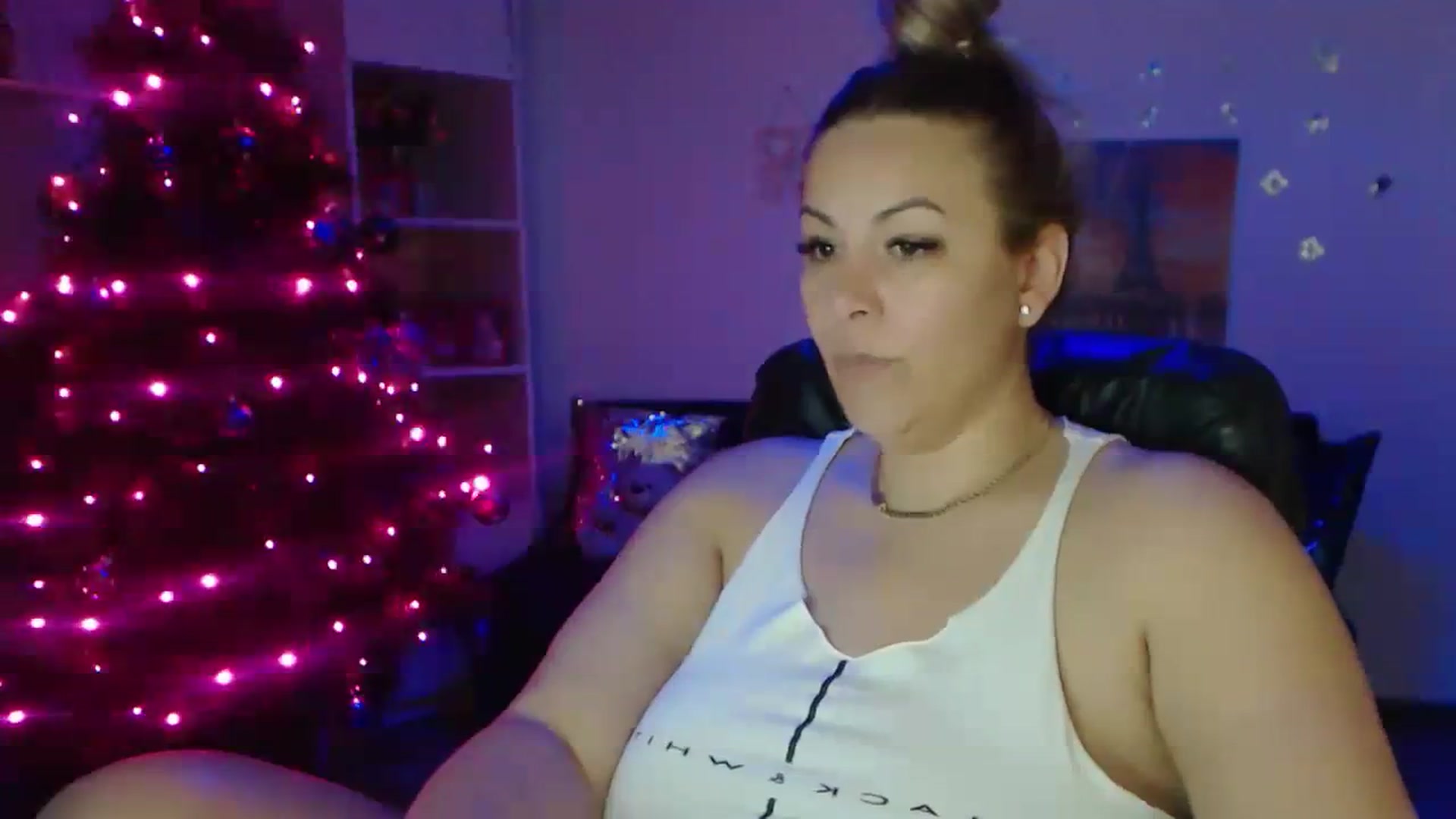 Gallery image thumbnail from A_baby_Boo's myfreecams stream on, 12/10/2023, 14:47 image 12 of 20