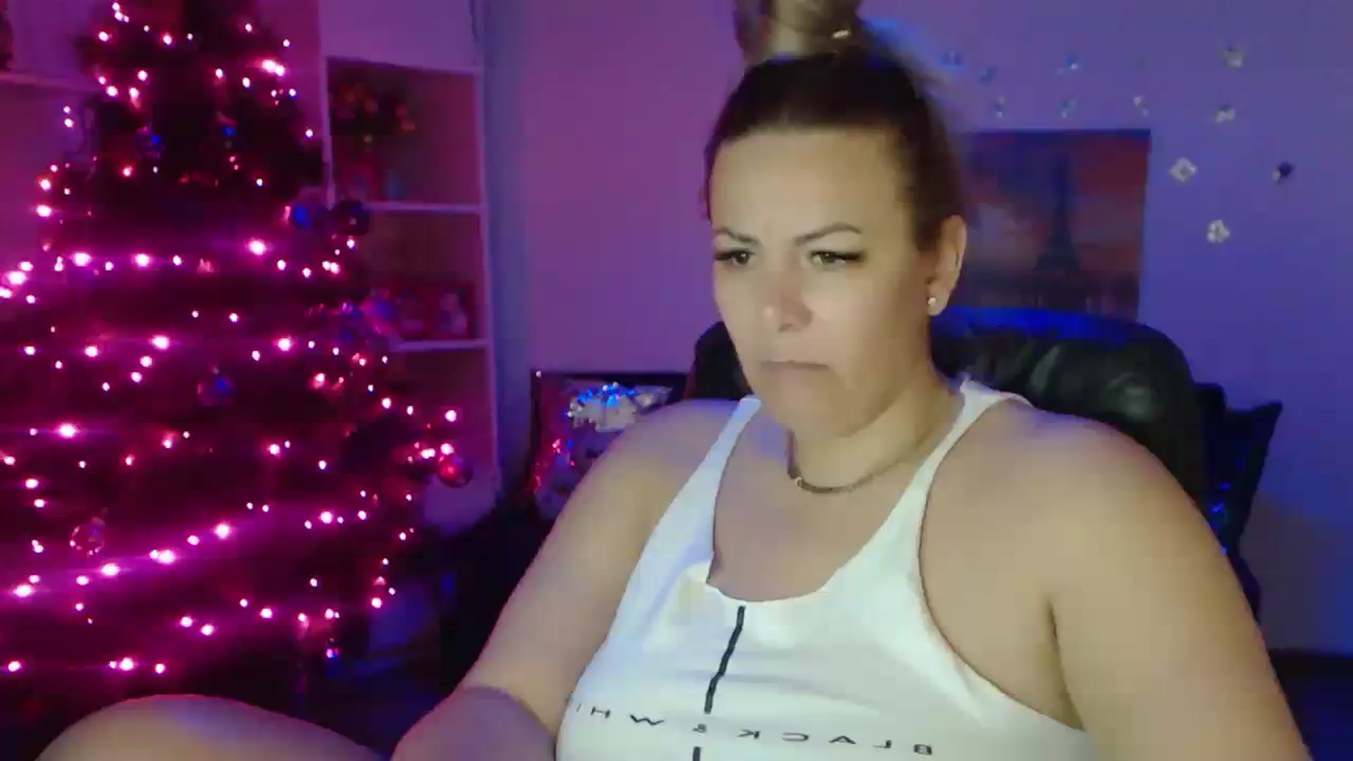 Gallery image thumbnail from A_baby_Boo's myfreecams stream on, 12/10/2023, 14:47 image 9 of 20