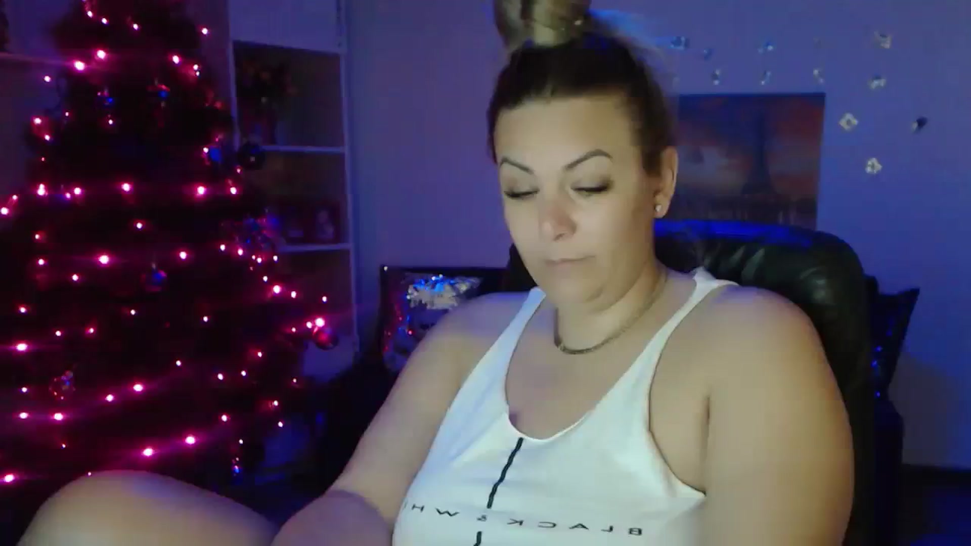 Gallery image thumbnail from A_baby_Boo's myfreecams stream on, 12/10/2023, 14:47 image 1 of 20