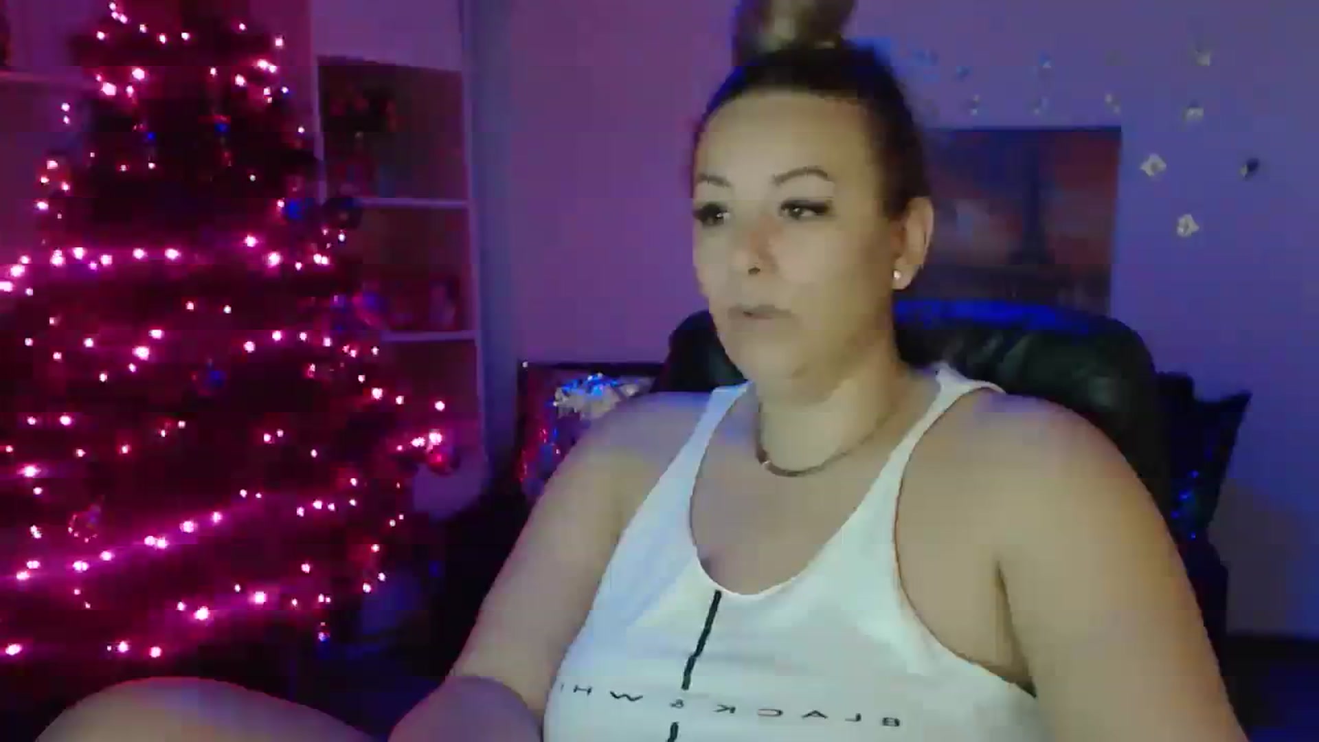 Gallery image thumbnail from A_baby_Boo's myfreecams stream on, 12/10/2023, 14:47 image 6 of 20