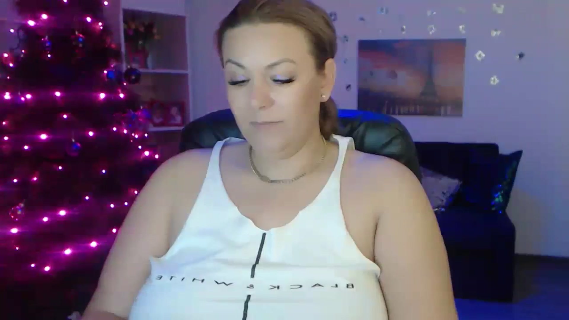 Gallery image thumbnail from A_baby_Boo's myfreecams stream on, 12/10/2023, 21:18 image 8 of 20