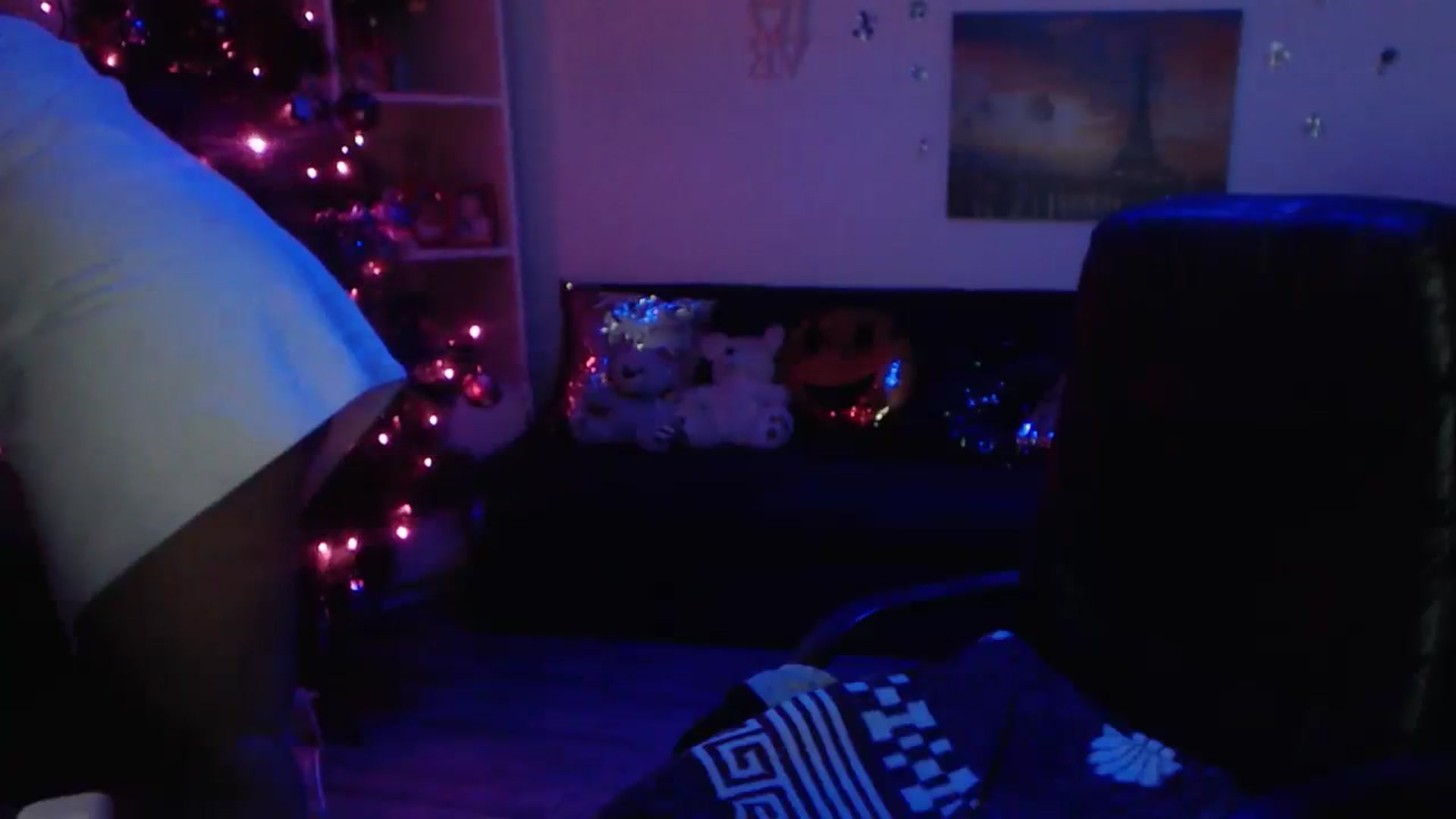 Gallery image thumbnail from A_baby_Boo's myfreecams stream on, 12/11/2023, 13:45 image 12 of 20