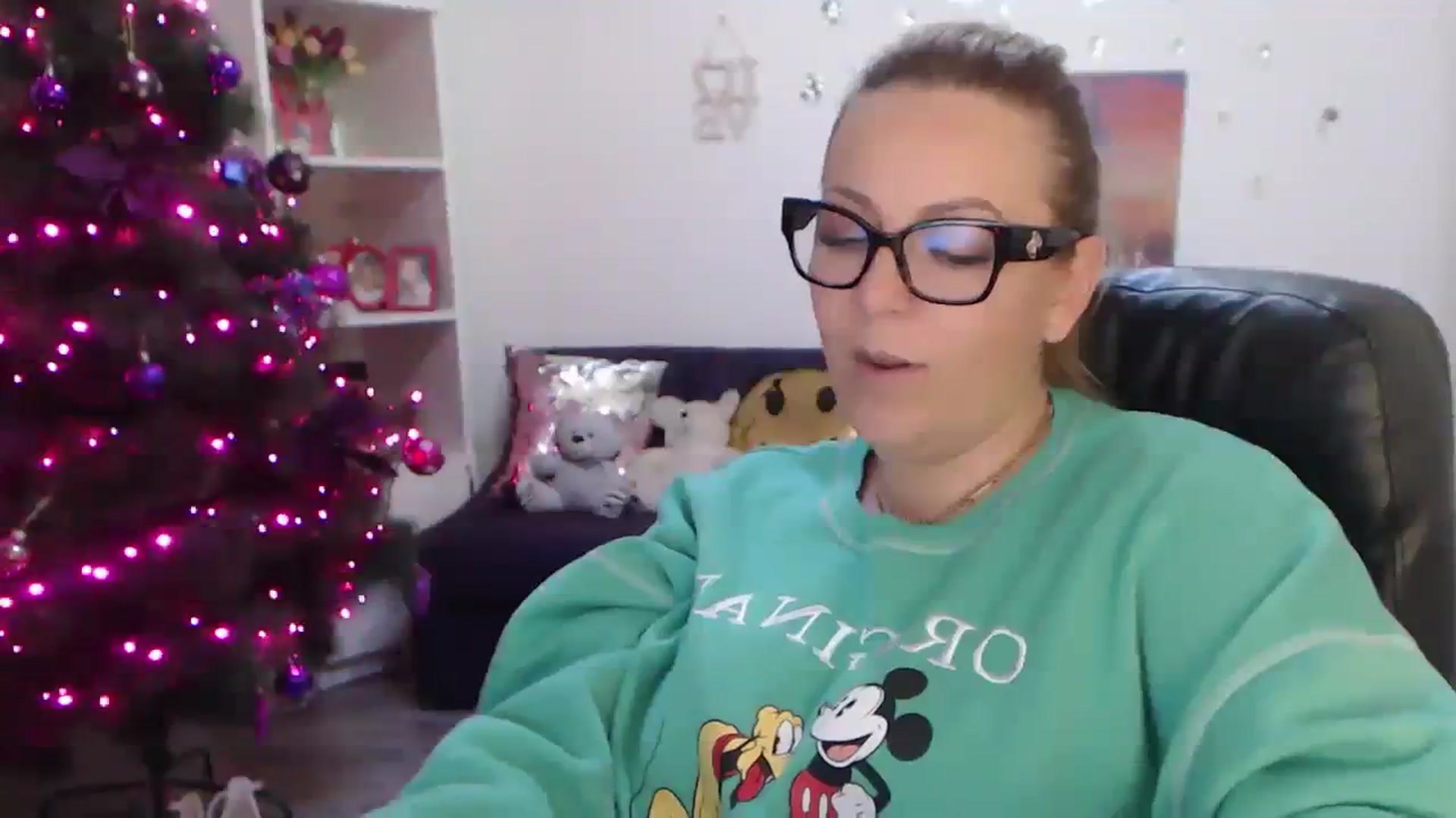 Gallery image thumbnail from A_baby_Boo's myfreecams stream on, 12/14/2023, 19:48 image 6 of 20
