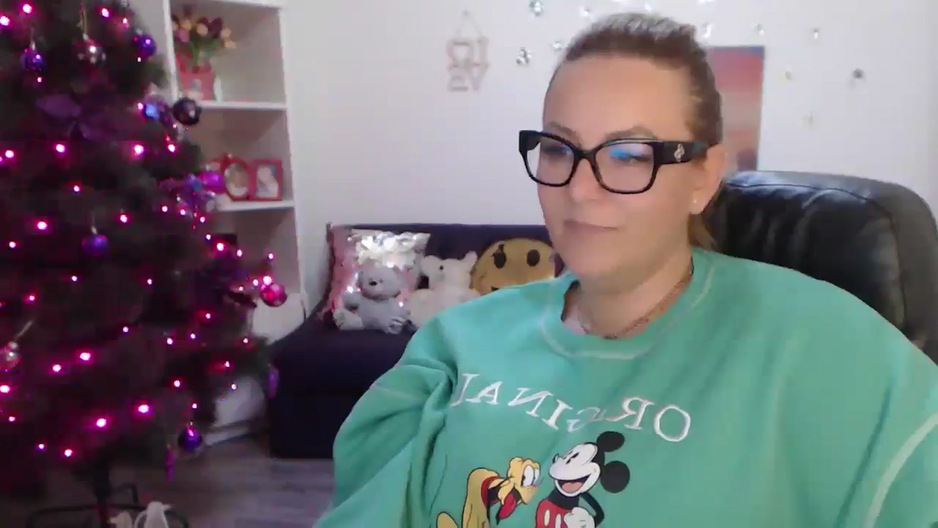 Gallery image thumbnail from A_baby_Boo's myfreecams stream on, 12/14/2023, 19:48 image 14 of 20