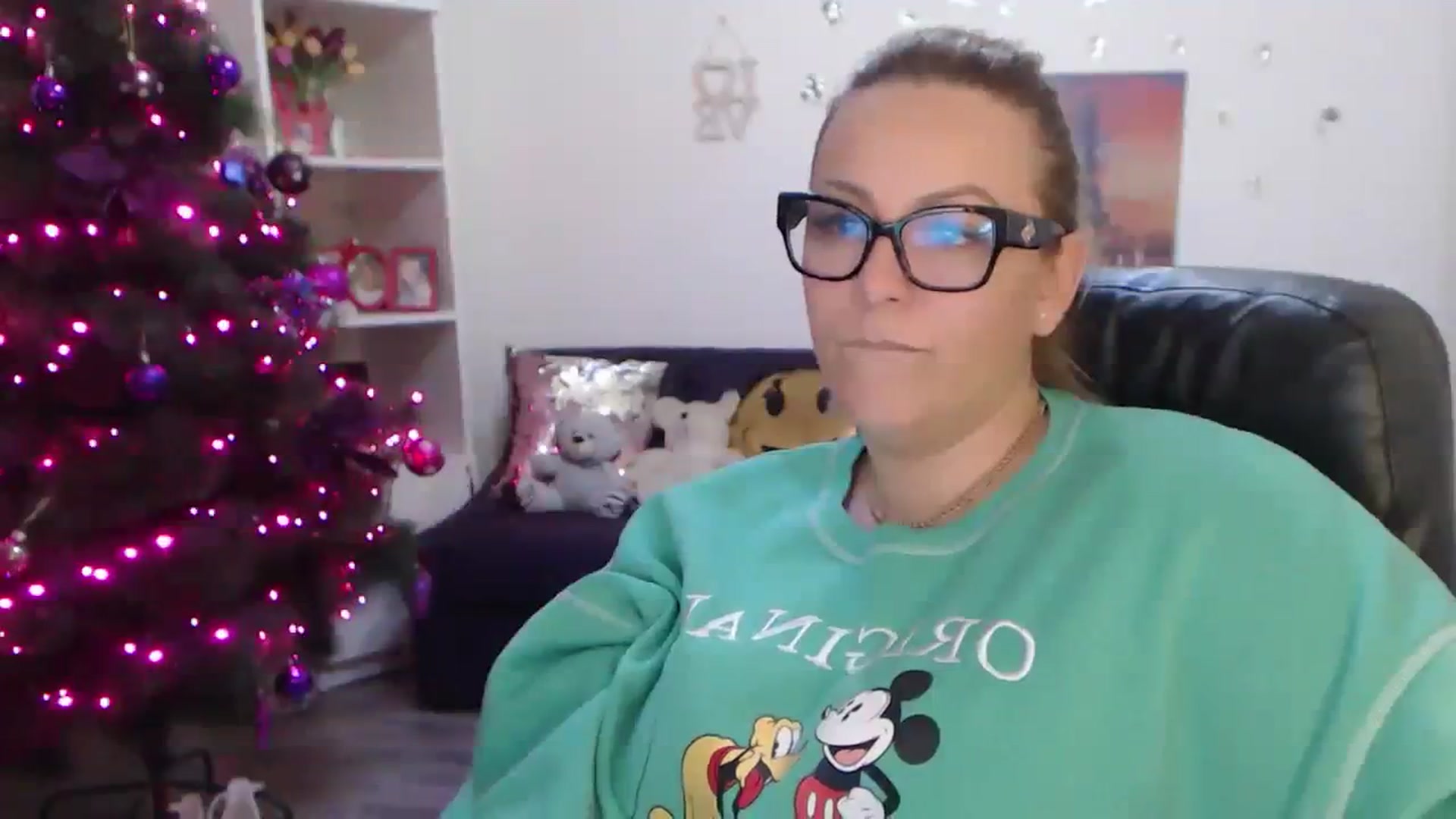 Gallery image thumbnail from A_baby_Boo's myfreecams stream on, 12/14/2023, 19:48 image 7 of 20