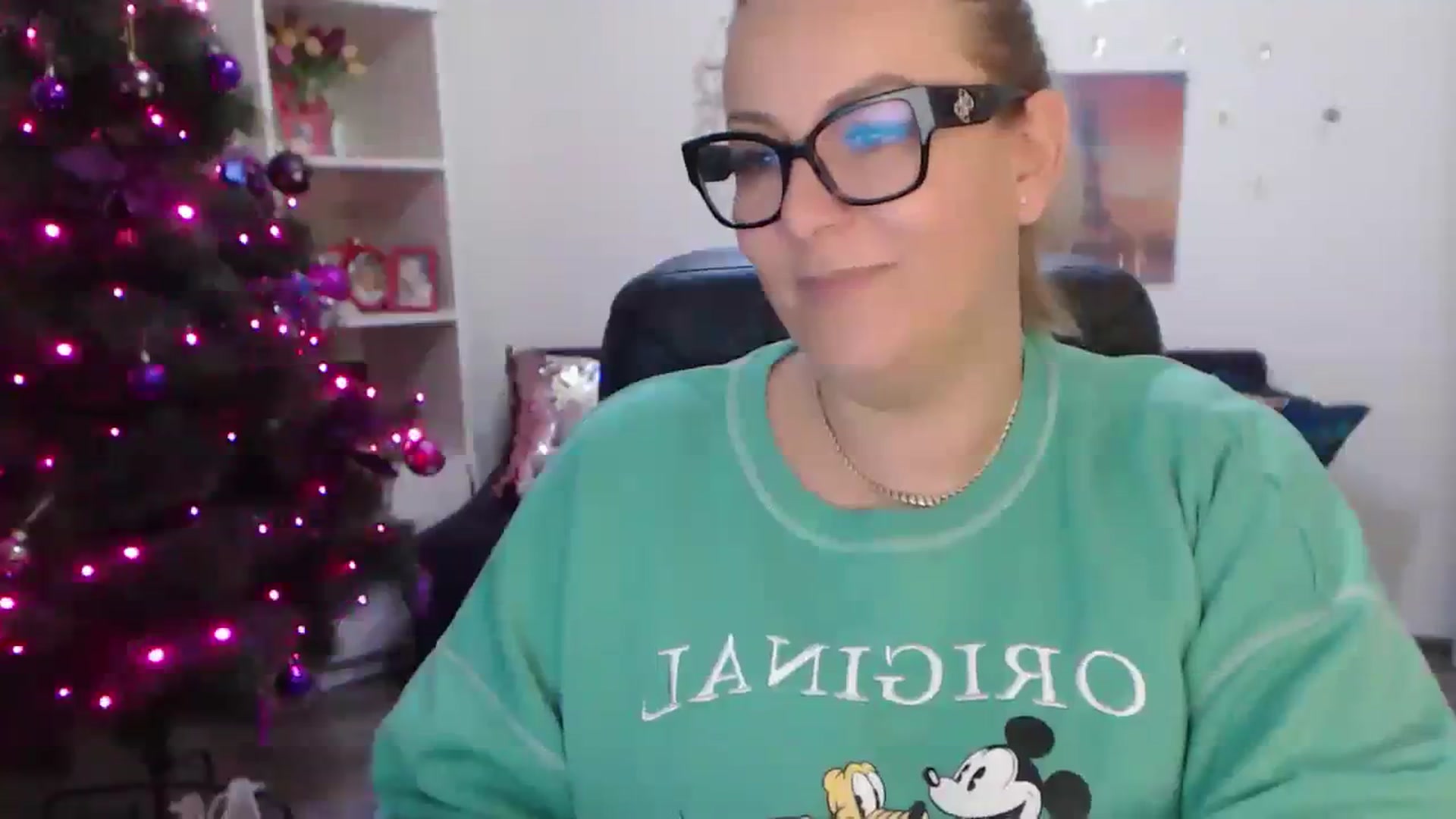 Gallery image thumbnail from A_baby_Boo's myfreecams stream on, 12/14/2023, 19:48 image 18 of 20