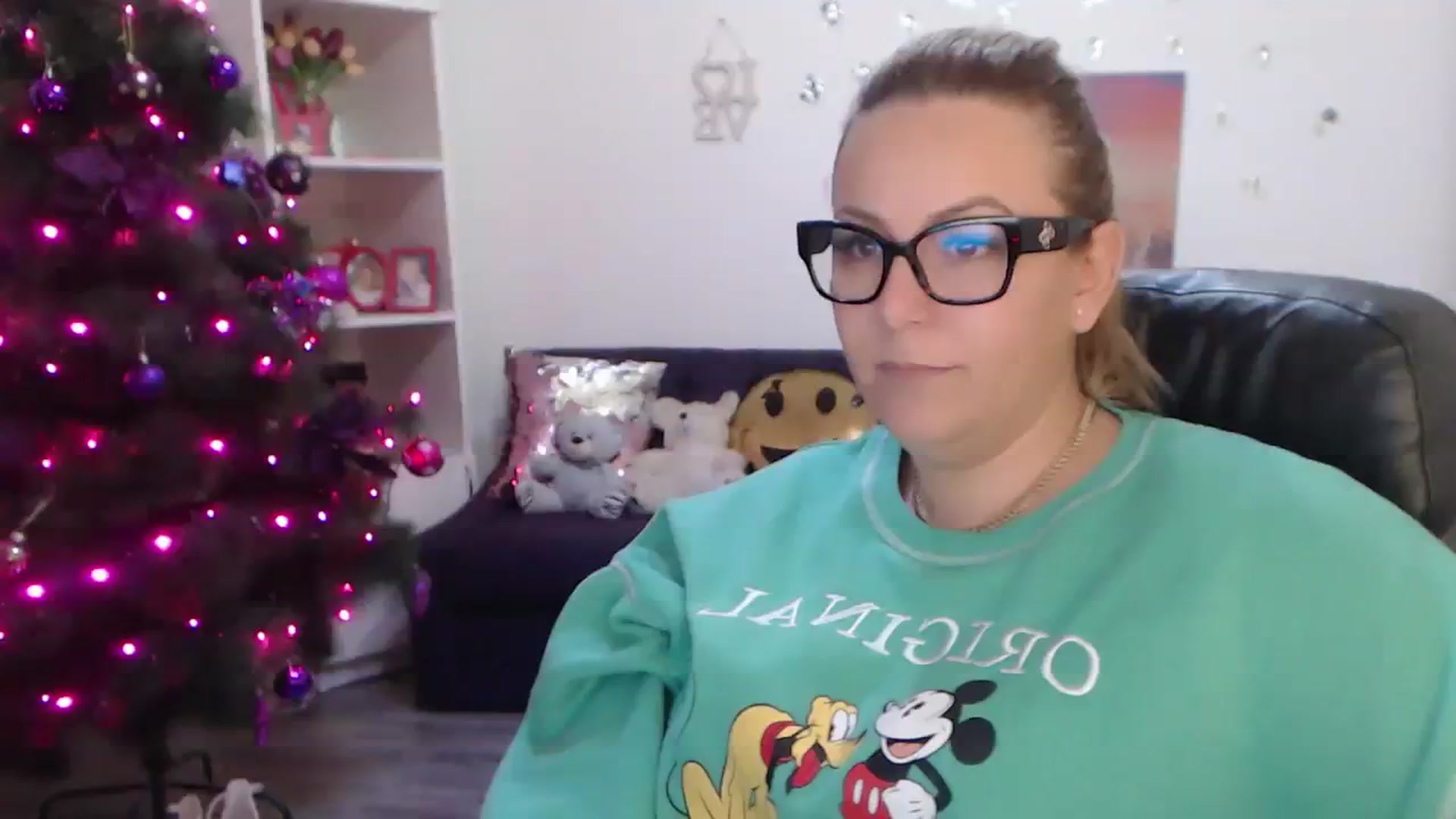 Gallery image thumbnail from A_baby_Boo's myfreecams stream on, 12/14/2023, 19:48 image 1 of 20