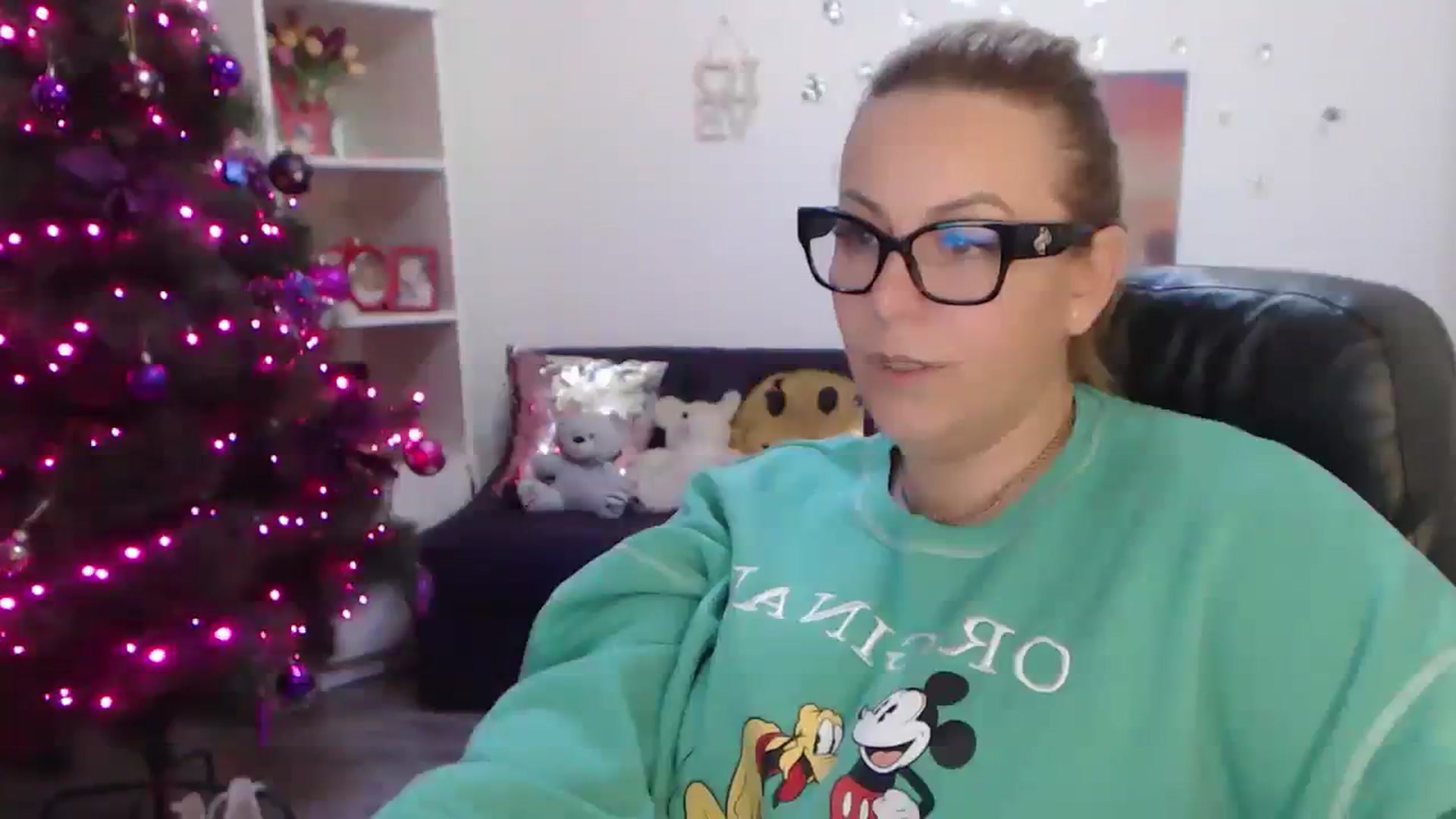 Gallery image thumbnail from A_baby_Boo's myfreecams stream on, 12/14/2023, 19:48 image 15 of 20