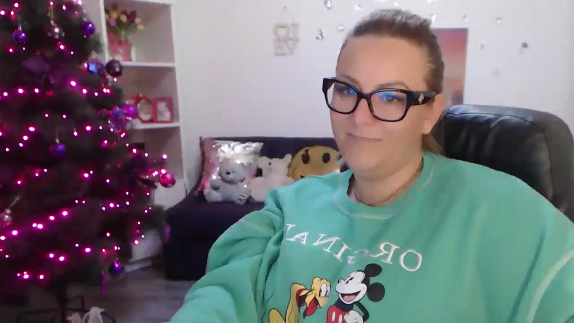 Gallery image thumbnail from A_baby_Boo's myfreecams stream on, 12/14/2023, 19:48 image 12 of 20