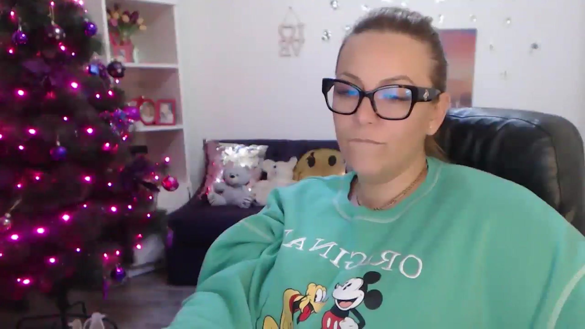 Gallery image thumbnail from A_baby_Boo's myfreecams stream on, 12/14/2023, 19:48 image 8 of 20